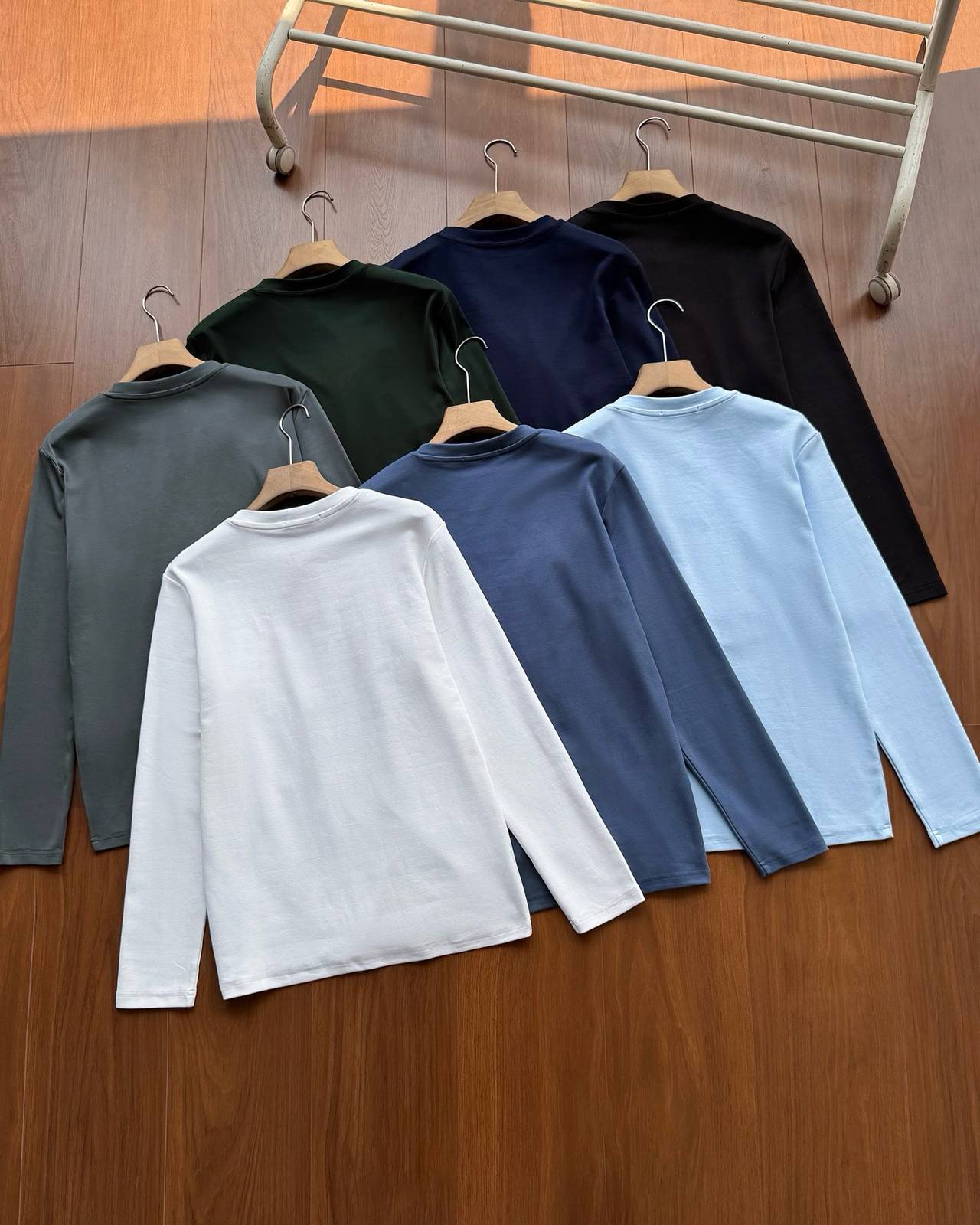 TOMMY HILFIGER メンズ ロンT 長袖Tシャツ クルーネック 袖リブ ロゴプリント オーバーサイズ ブラック - 画像 17