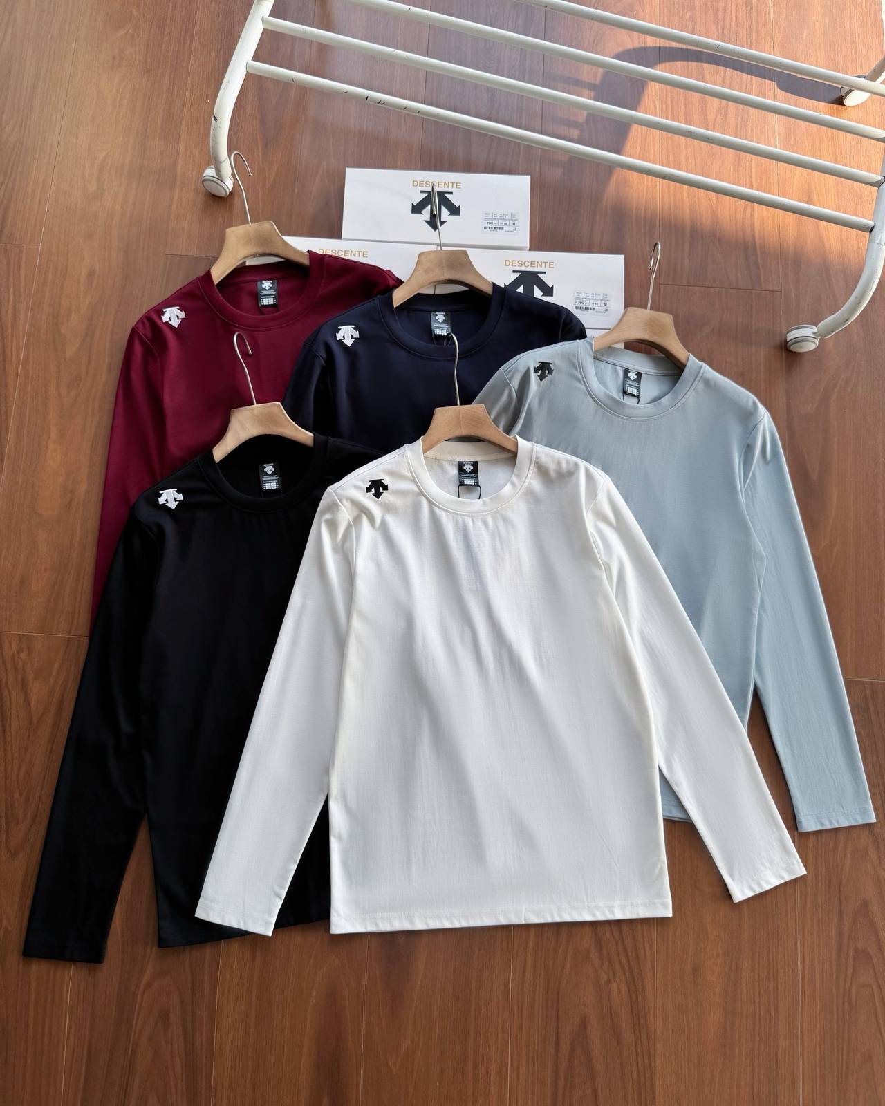 DESCENTE メンズ ロンT 長袖Tシャツ クルーネック 袖リブ ロゴ刺繍 オーバーサイズ 美シルエット ブラック ホワイト グレー