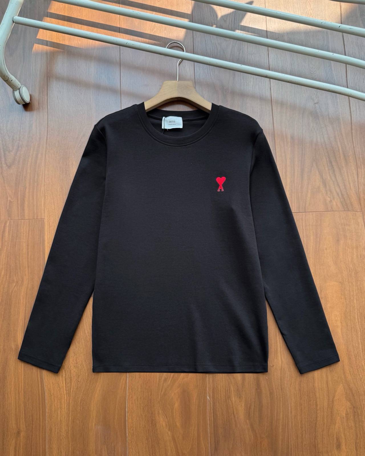 AMI PARIS アミパリ メンズ ロンT 長袖Tシャツ クルーネック 袖リブ ロゴ刺繍 オーバーサイズ ブラック ホワイト - 画像 11