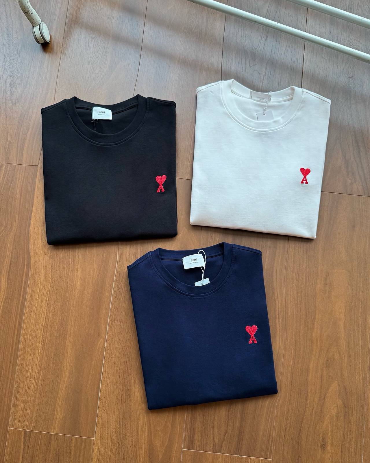 AMI PARIS アミパリ メンズ ロンT 長袖Tシャツ クルーネック 袖リブ ロゴ刺繍 オーバーサイズ ブラック ホワイト - 画像 13