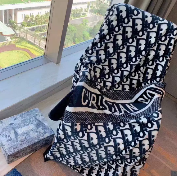 ディオール　Dior　ブランケット　ふわふわ掛け毛布　軽量　ひざ掛け　ソファーカバー　柔らかい　ソファー用/お昼寝用/ベッド用/カー用品