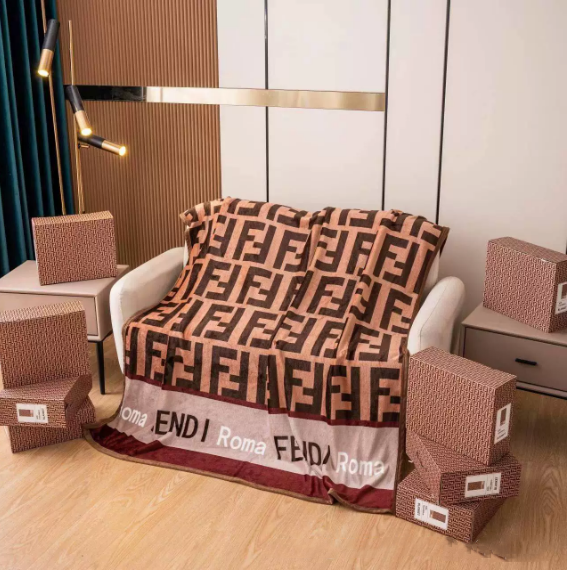 フェンディ　FENDI　毛布　FFモチーフ　ブランケット/ひざ掛け/ソファーカバー　柔らかい　軽量　ブラウン