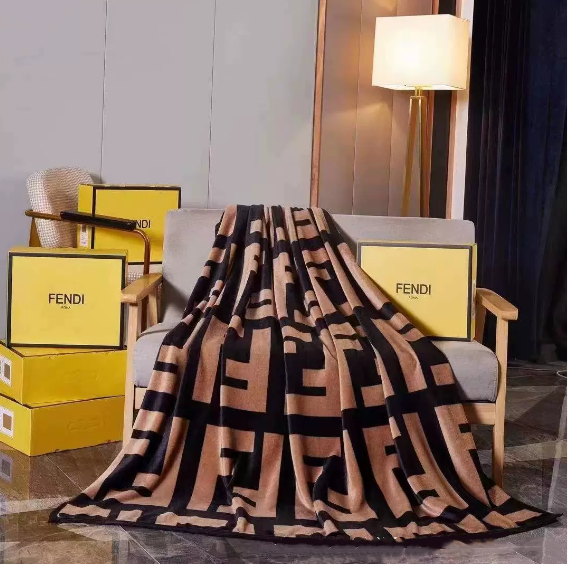 フェンディ　ブランケット　FENDI　FFモチーフ　フワフワ毛布　軽量　ひざ掛け/ソファーカバー/お昼寝用布団　ブラウン