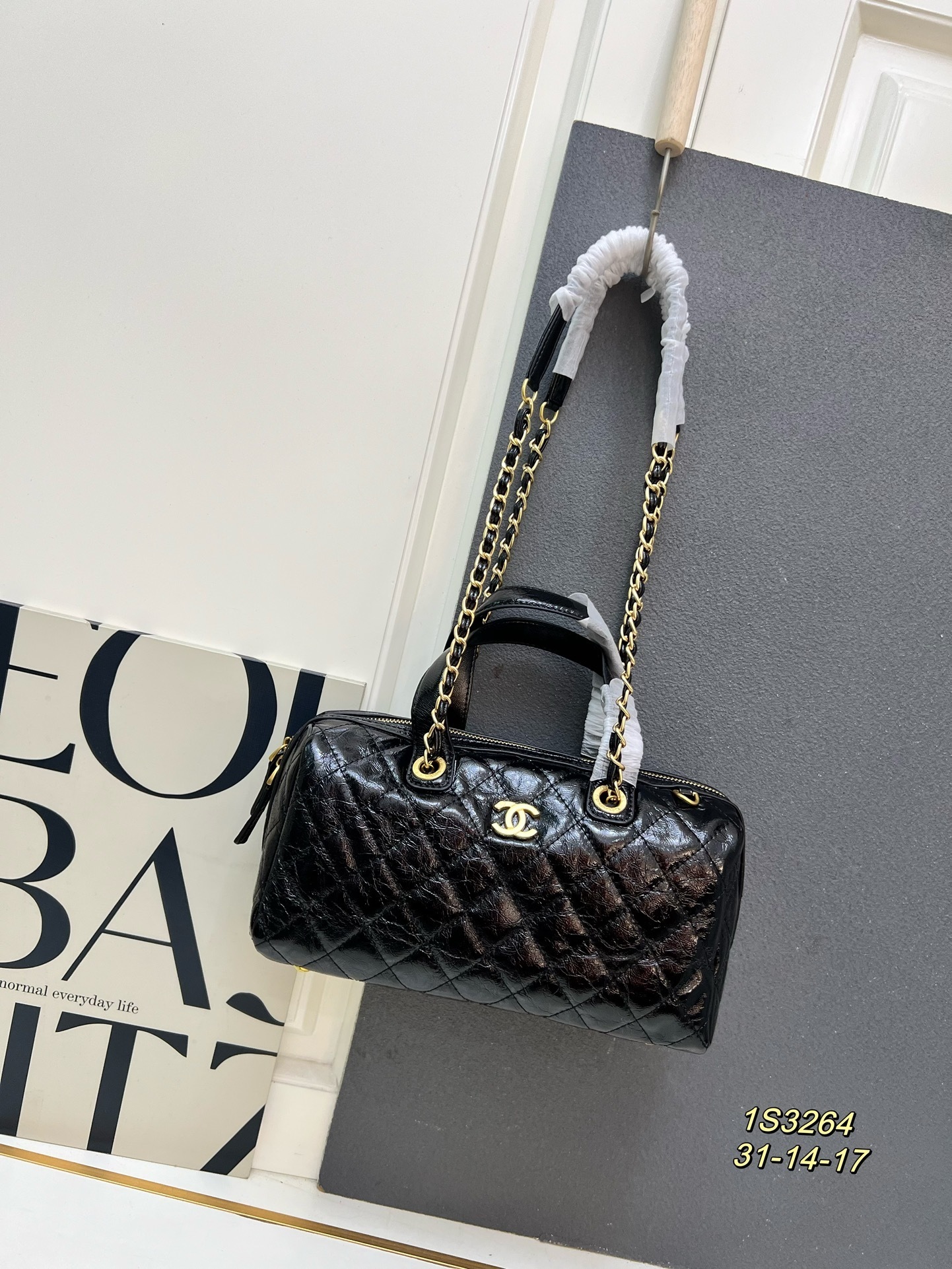 CHANEL　シャネル　マキシボーリングバッグ　ボーリング バッグ　ボウリングバッグ　レディースバッグ　ショルダーバッグ　ハンドバッグ　ブラック
