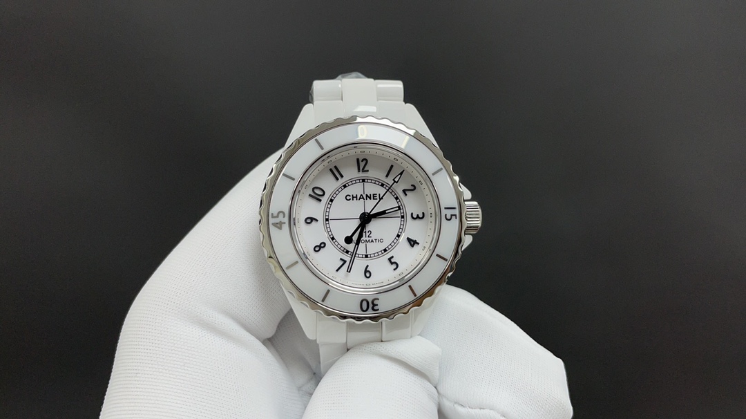 Chanel シャネル✨ CHANEL J12 33mm ホワイトセラミック 🏻 自動巻き 高級時計 ⌚ 実物写真6点 🔥 限定モデル