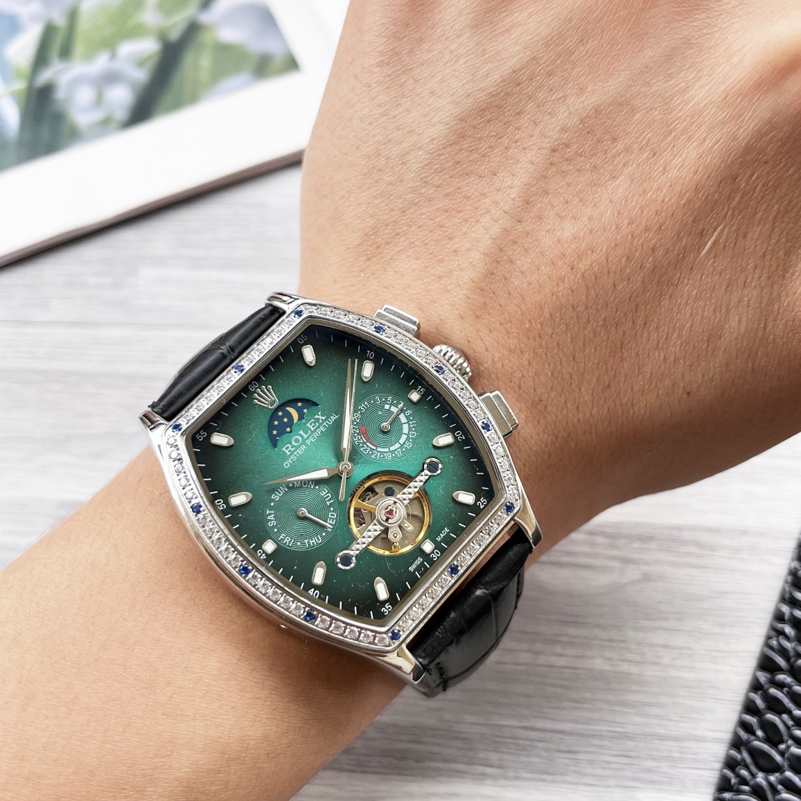 Rolex ロレックス【新作登場】ロレックス 自動巻きメンズ腕時計✨革ベルト&大文字盤😍高級感抜群🕰️42mm