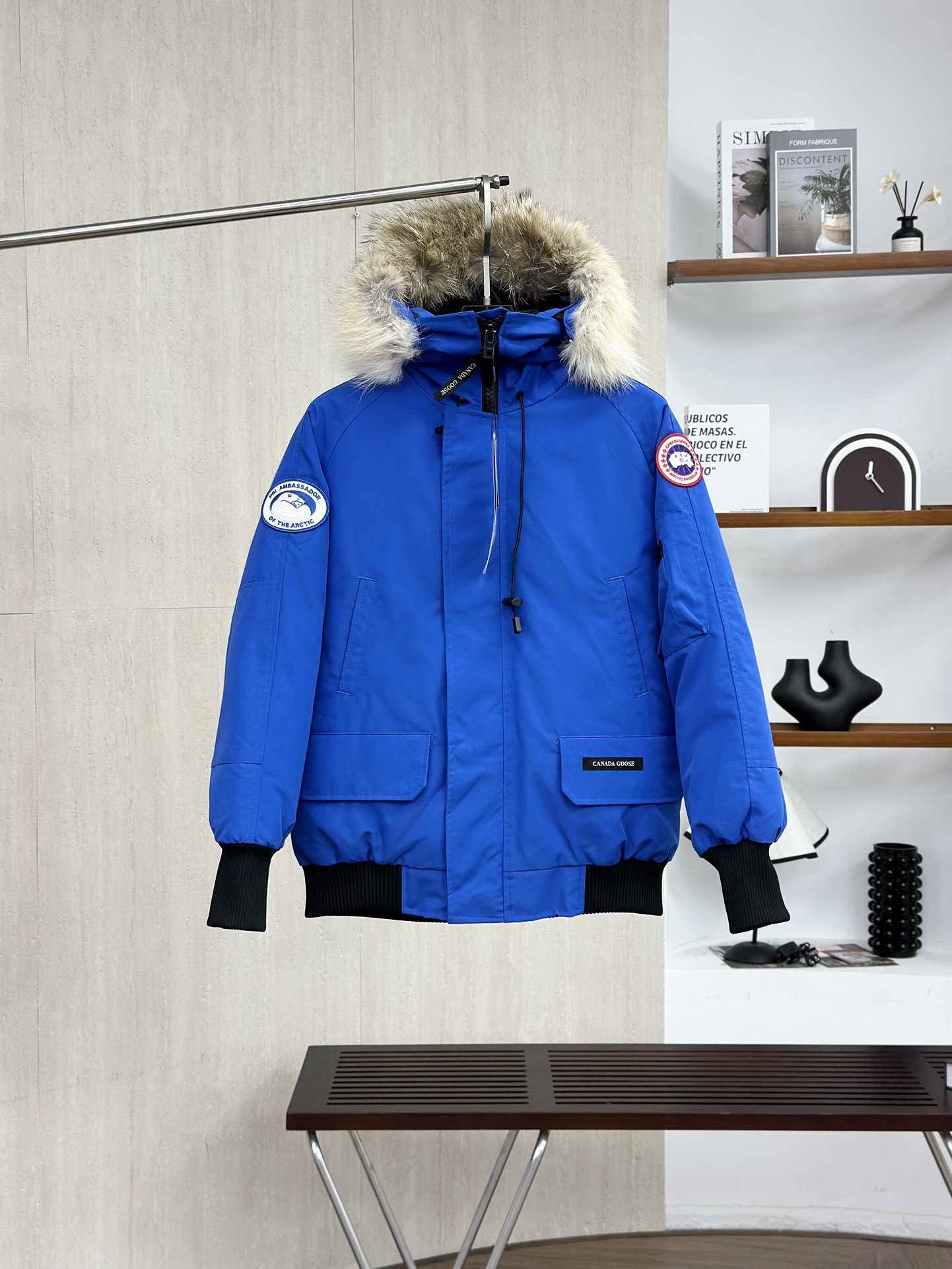 CANADA GOOSE（カナダグース）🛍️✨【Canada Goose】ラフィットフード付きダウンベスト レディース ウエスタンホリデー 防寒 アウトドア 🧥❄️