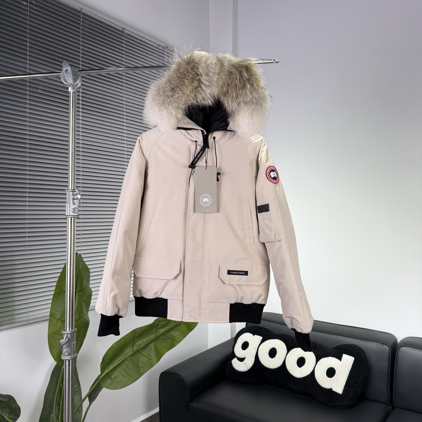 CANADA GOOSE（カナダグース）【超目玉✨】カナダグース ダウンピーコート  レディース ロングコート 防寒 アウトドア 🧥🦢🔥❄️