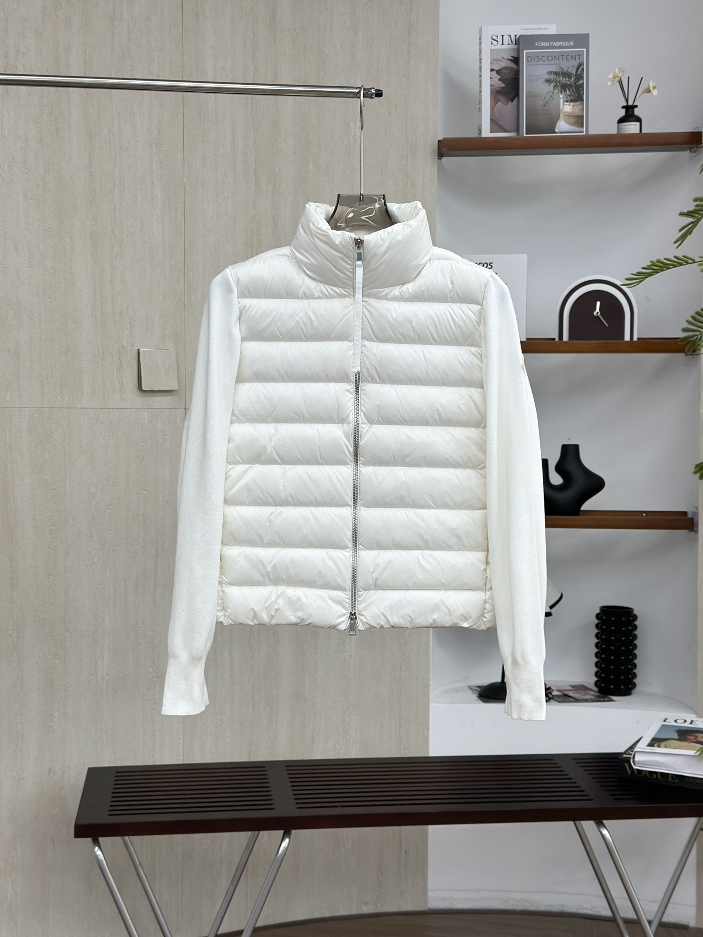 Moncler モンクレール【新作】モンクレール ダウンジャケット レディース✨ 秋冬必須アイテム🕊️ 高級素材☁️ 暖かさ抜群⭐