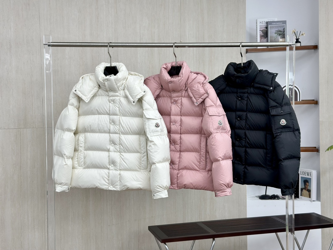 Moncler モンクレール【新作】モンクレール ダウンジャケット レディース✨ 秋冬必須アイテム🕊️ 高級素材☁️ 4点画像🖼️