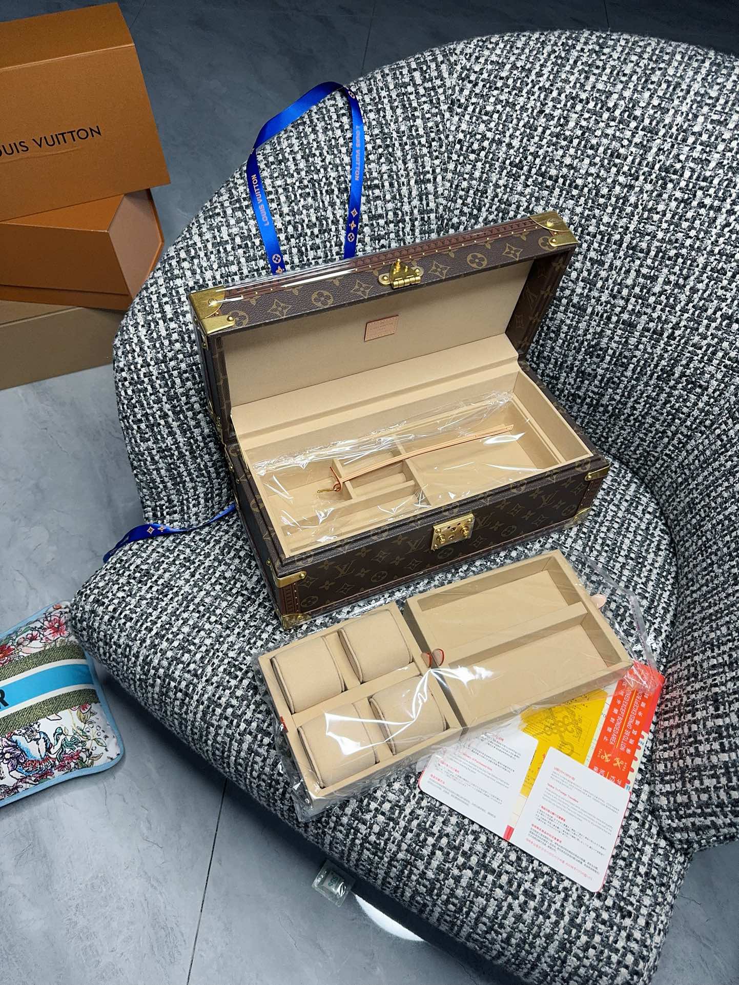 【ルイヴィトン】ミニトランク 小物収納ボックス モノグラム 4色展開 高級感のある逸品 ギフトに最適