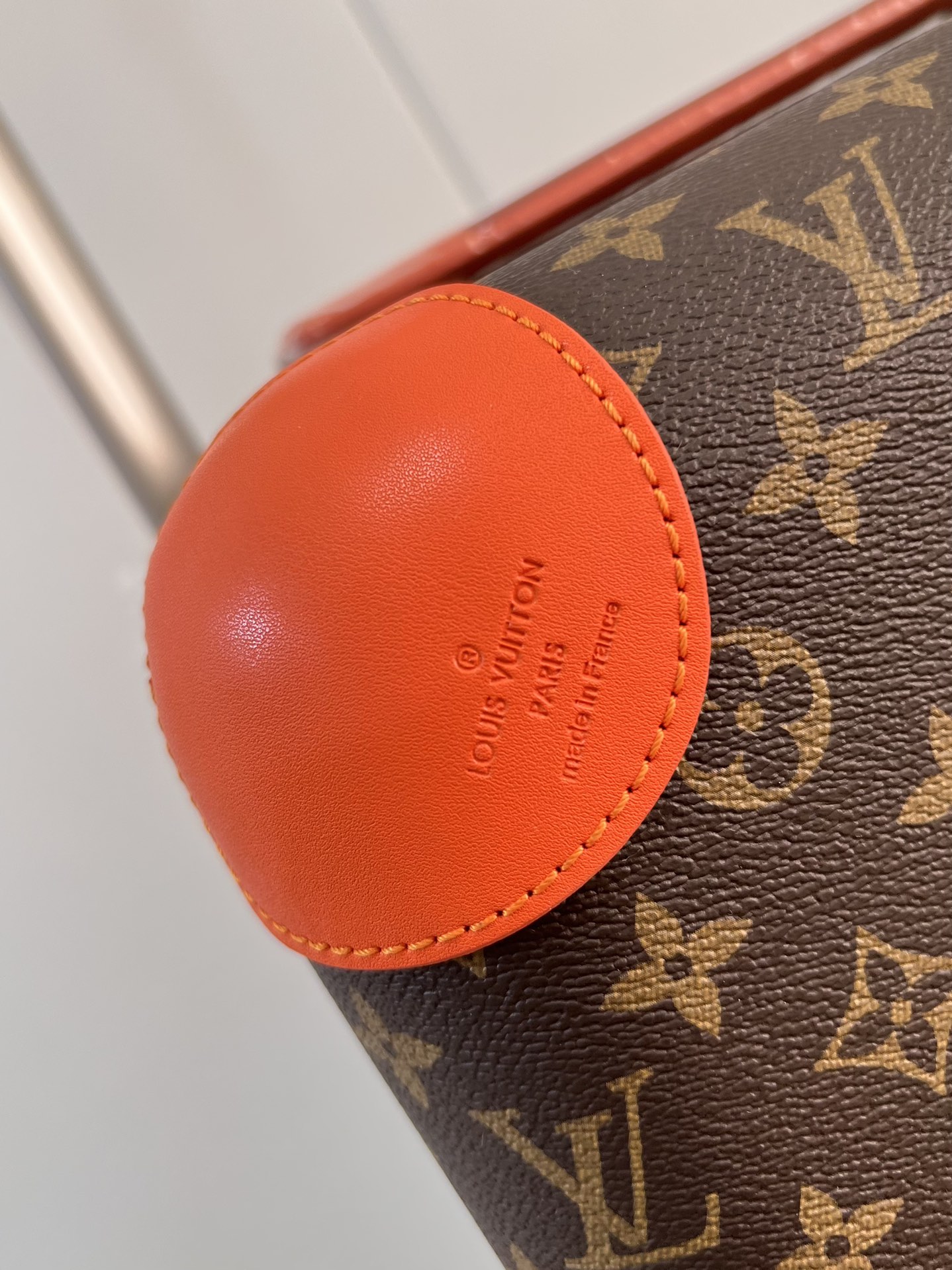 【ルイヴィトン】ホライズン キャビンバッグ モノグラム帆布 マークニューソン設計 オレンジ色 上品な旅行バッグ - 画像 2