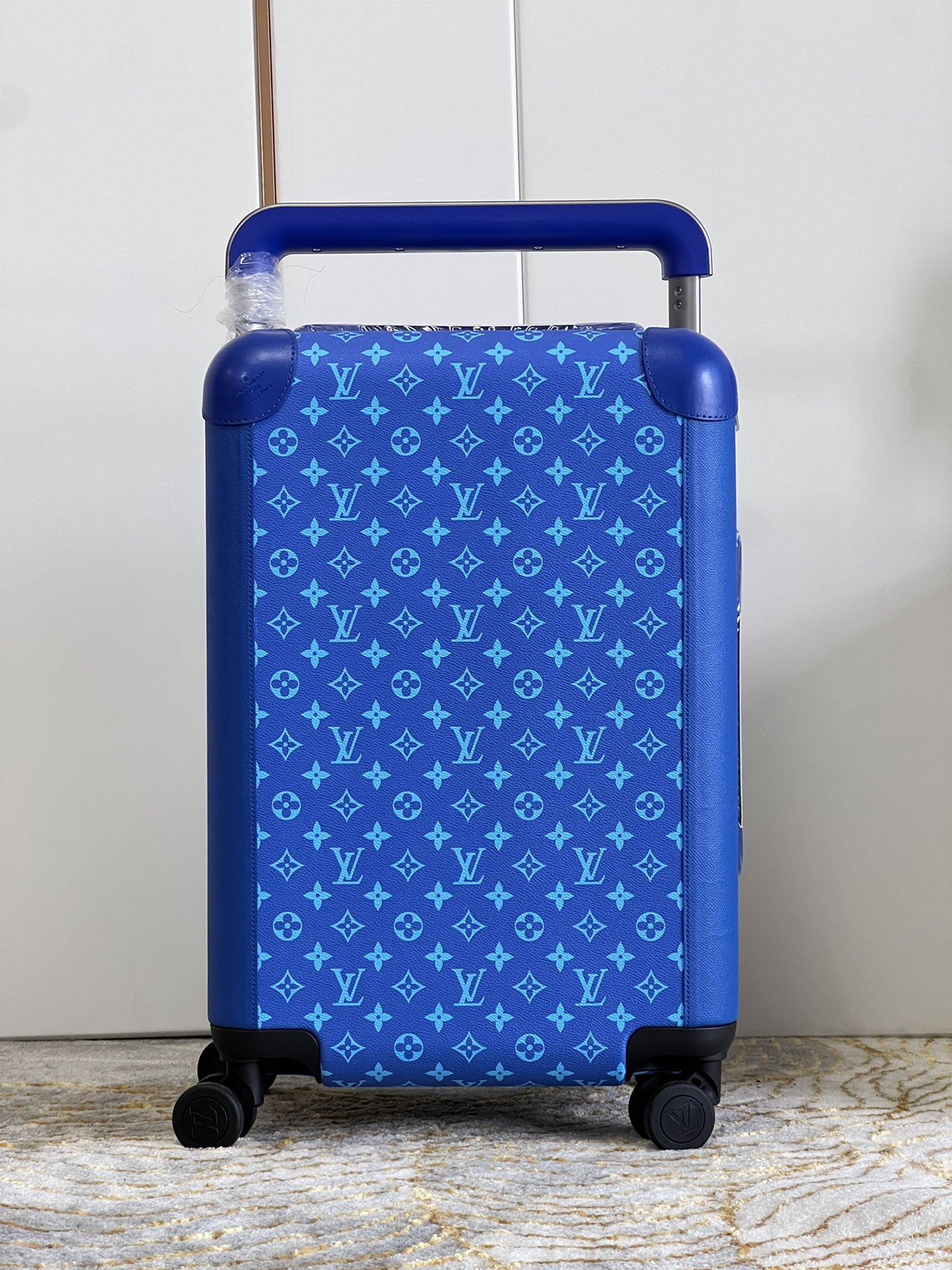 【ルイヴィトン】ホライズントランク モノグラム帆布 レザー保護コーナー 旅行ステッカー付き 上品で実用的な旅行コンパニオン