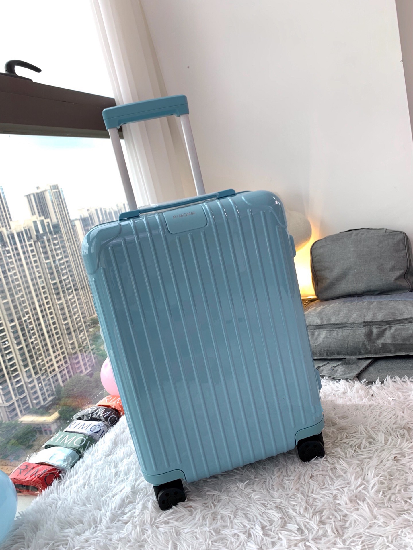 【RIMOWA】エッセンシャル キャリーバッグ 軽量PC ジッパー 氷河ブルー 易烊千玺同款 上品な旅行カバン