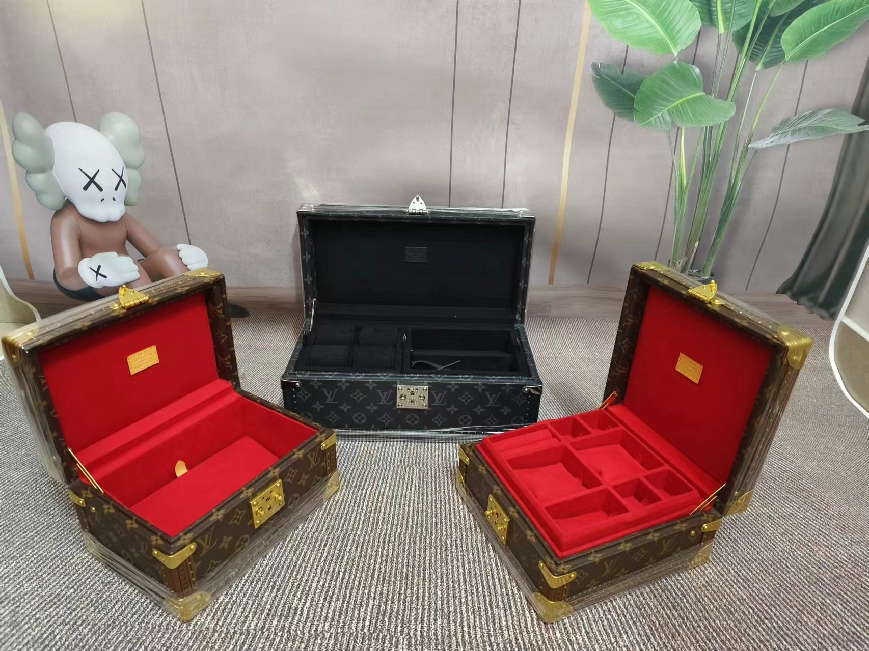 【ルイヴィトン】トランク型小物収納ボックス モノグラム柄 上質レザー 高級感のある逸品 ギフトに最適