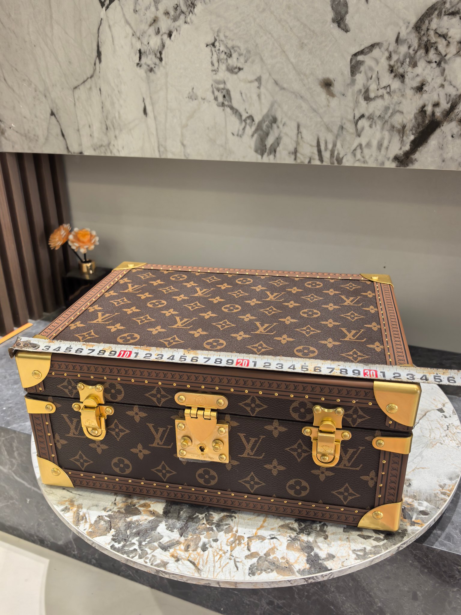 【M4700XJH】高級木製ハミダシ収納ボックス 33×25×15cm 落ち着いた色合い 上質な実木素材 大人の男性に贈る逸品