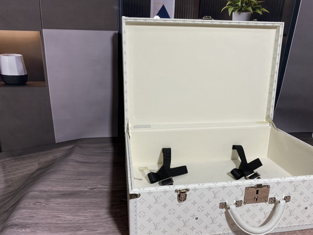 【ルイヴィトン】トランク型小物収納ボックス M4700ZX 白花×白色 上品な雰囲気 高級感のある逸品 - 画像 6