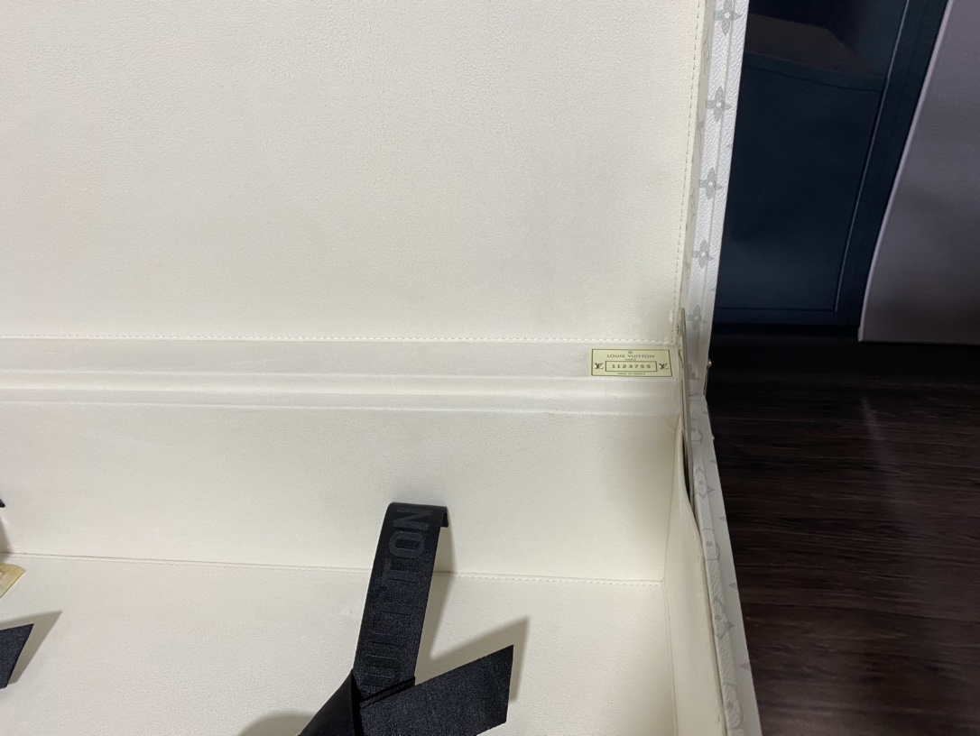 【ルイヴィトン】トランク型小物収納ボックス M4700ZX 白花×白色 上品な雰囲気 高級感のある逸品 - 画像 8