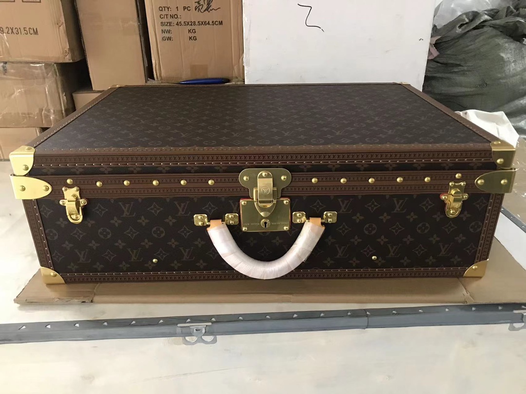 【ルイヴィトン】トランク型小物収納ボックス トレイ付き クラシックな花柄とベージュ 上品な雰囲気の高級インテリア