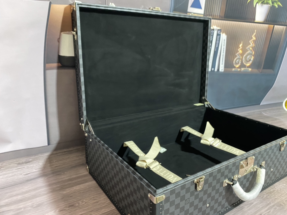 【ルイヴィトン】トランク型収納ボックス M4700ZX 70cm ブラックチェック+ブラック 上質な仕上げ 高級感のある逸品 - 画像 6
