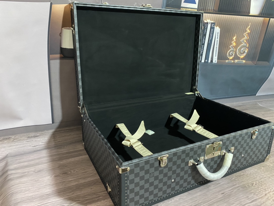 【ルイヴィトン】トランク型収納ボックス M4700ZX 70cm ブラックチェック+ブラック 上質な仕上げ 高級感のある逸品 - 画像 7