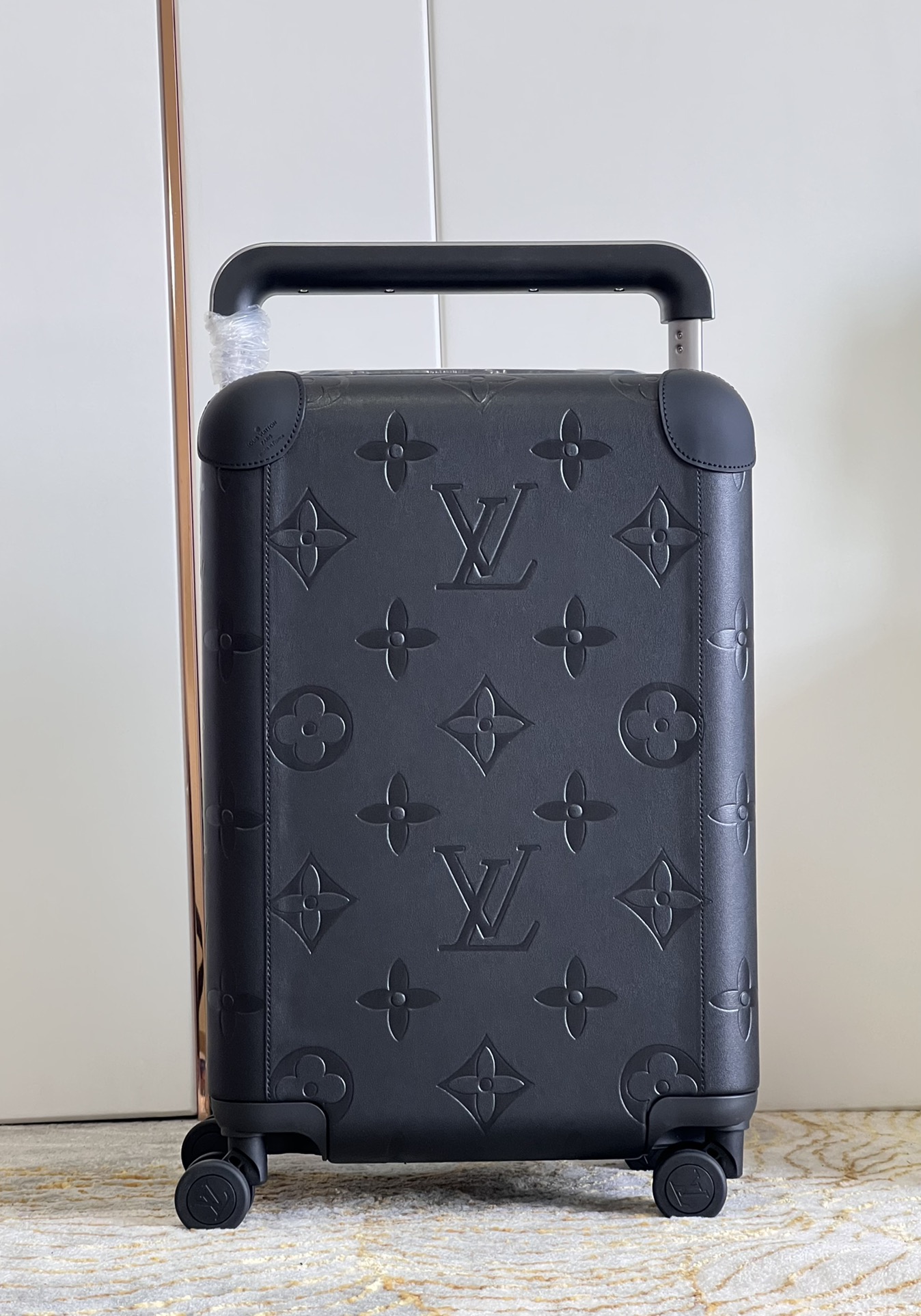 【ルイヴィトン】モノグラム キャリーバッグ ブラック压花 レザーコーナーガード 上品で実用的な旅行コンパニオン