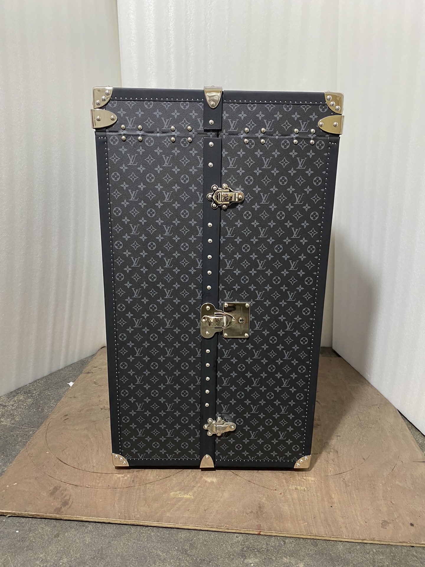 【ルイヴィトン】トランク型 小物収納ボックス モノグラム柄 上質レザー 高級感のある逸品 ギフトにも最適