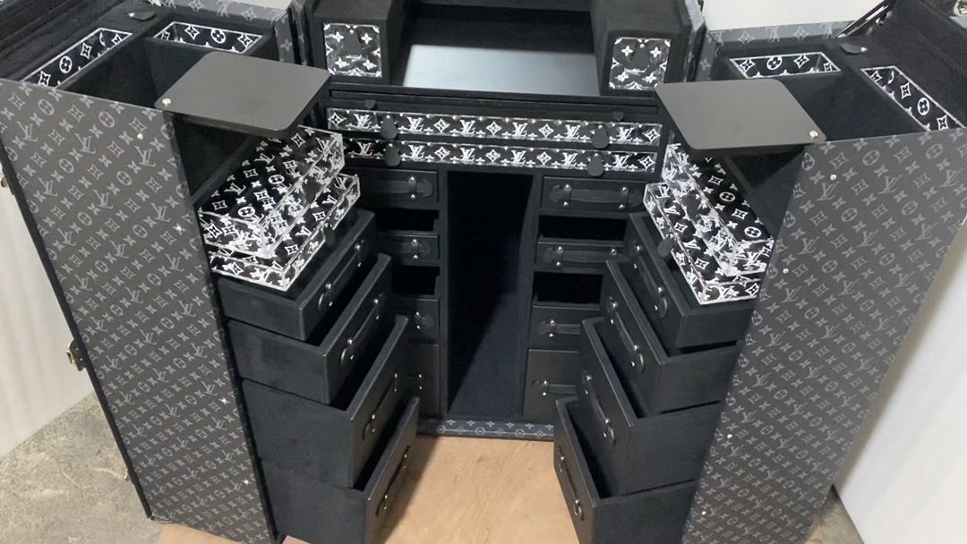 【ルイヴィトン】トランク型小物収納ボックス モノグラム柄 高級レザー製 上品な雰囲気で贈り物にも最適