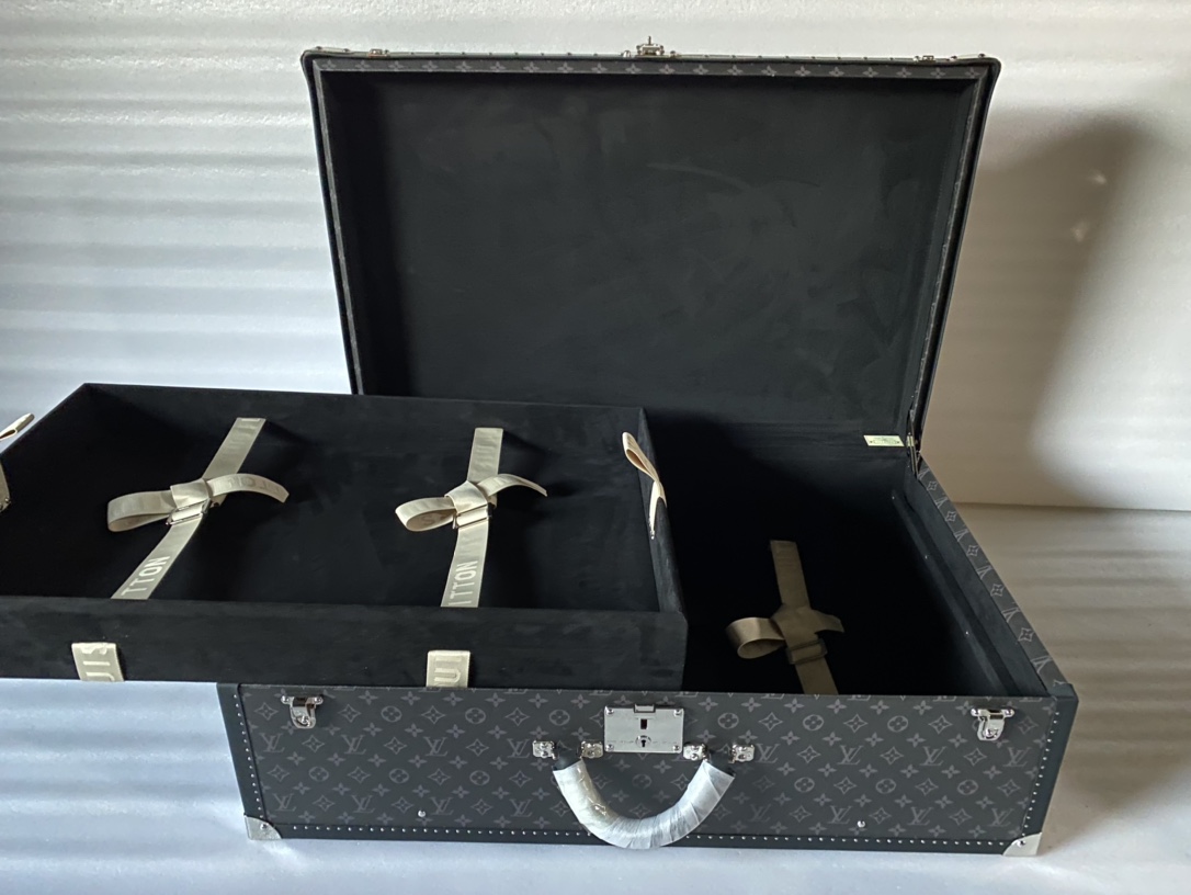 【ルイヴィトン】トランク型小物収納ボックス ブラックフローラル柄 上質な仕上げ 高級感のある収納ケース - 画像 7