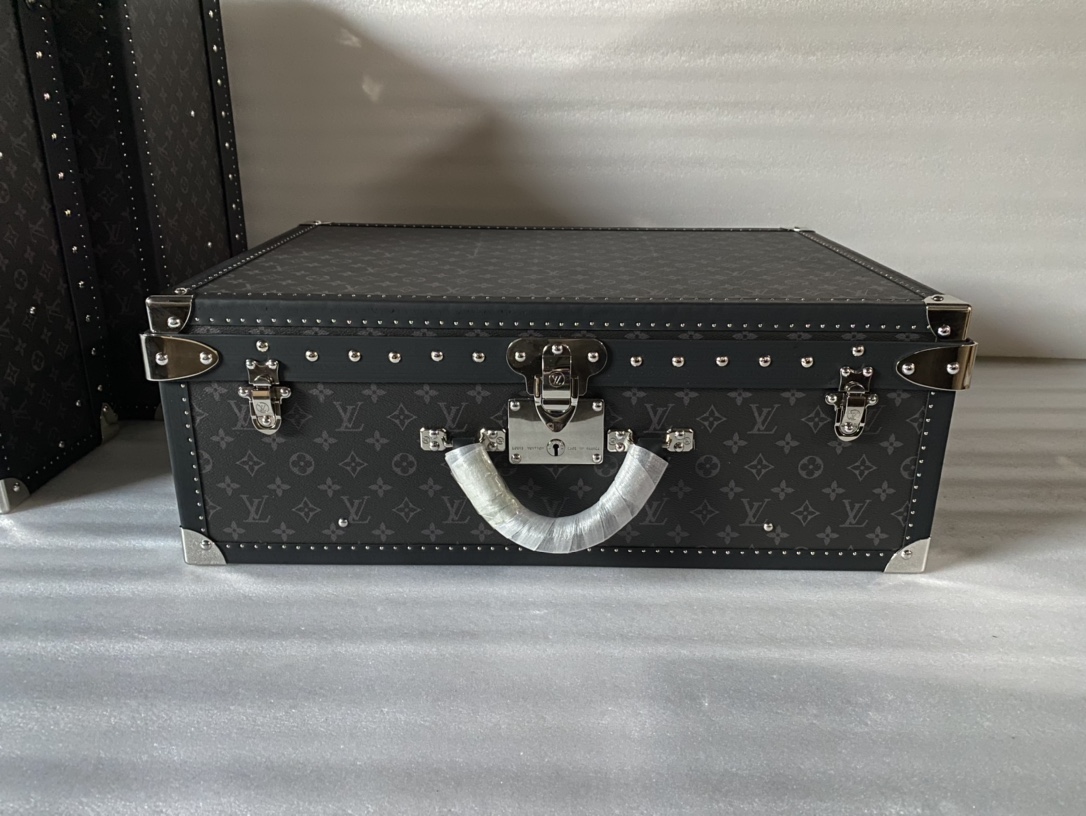 【ルイヴィトン】トランク型小物収納ボックス ブラックフローラル柄 上質な仕上げ 高級感のある収納ケース - 画像 8