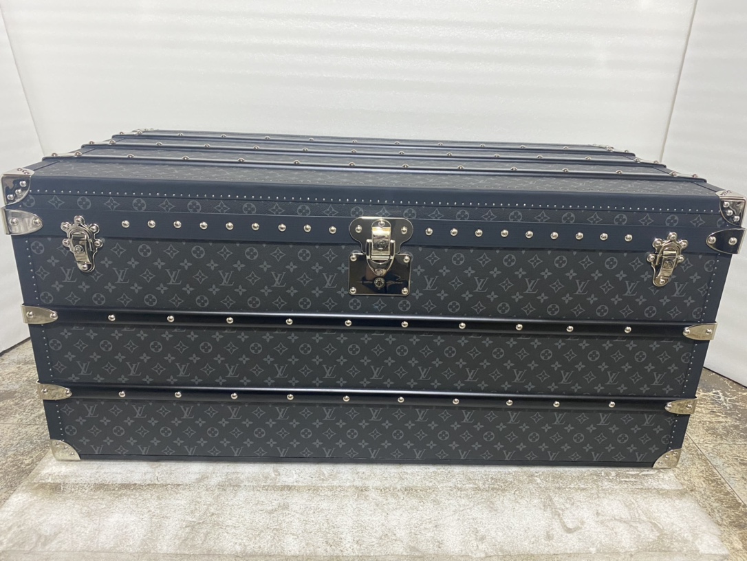 【ルイヴィトン】ミニトランク 小物収納ボックス ブラックカラー 上質な仕上げ 高級感のある逸品