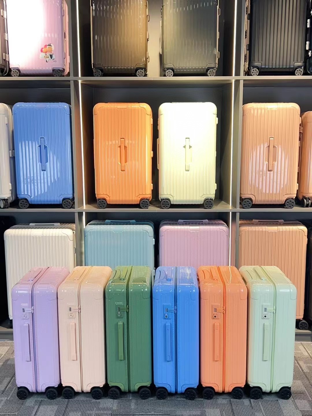 【ルイヴィトン】トランク型小物収納ボックス 限定カラー ホリデーオレンジ/マリンブルー/ミントグリーン 上質な仕上げ 高級感のある逸品 - 画像 4