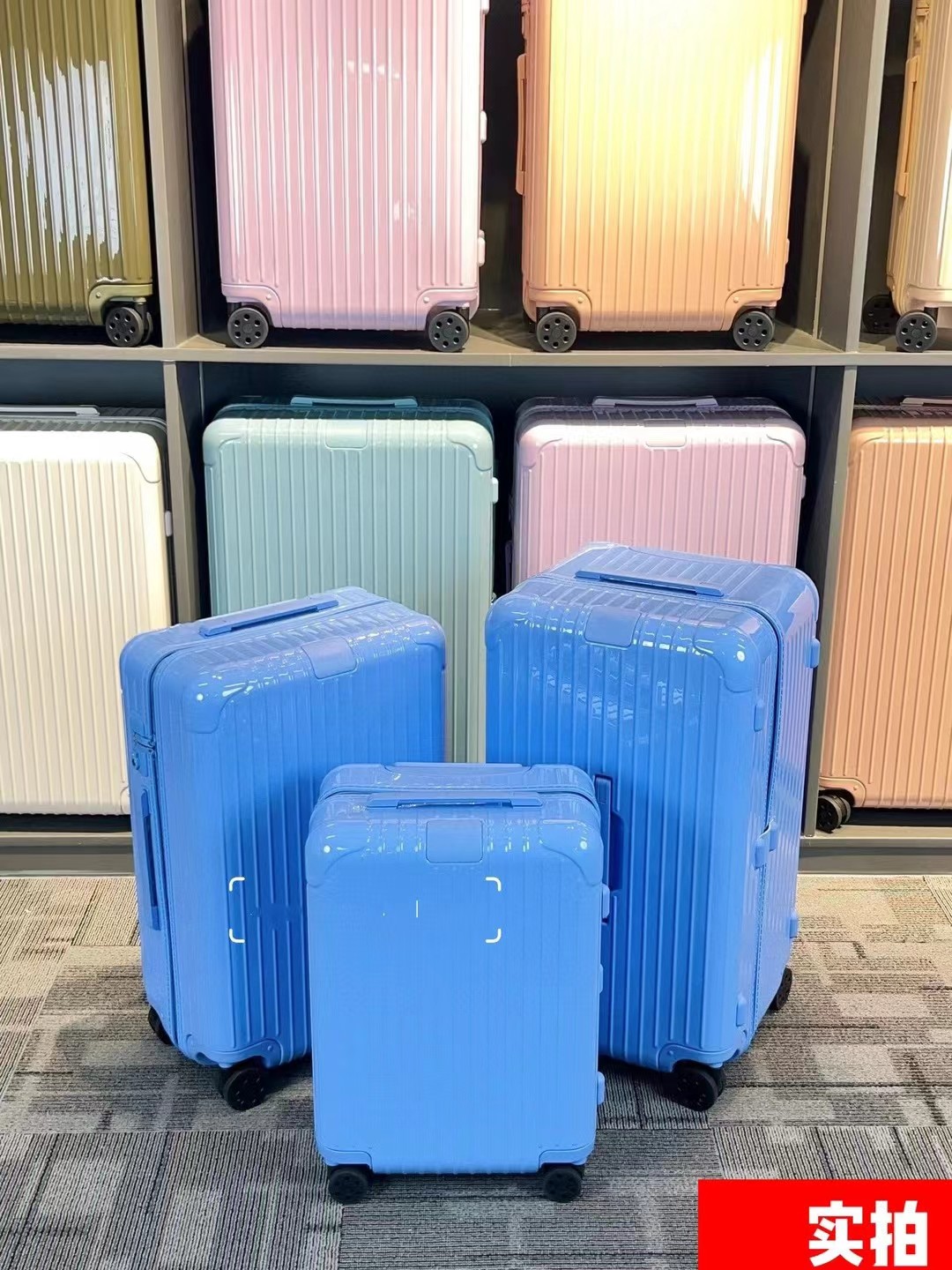 【ルイヴィトン】トランク型小物収納ボックス 限定カラー ホリデーオレンジ・マリンブルー・ミントグリーン 上品な雰囲気 高級感のある逸品