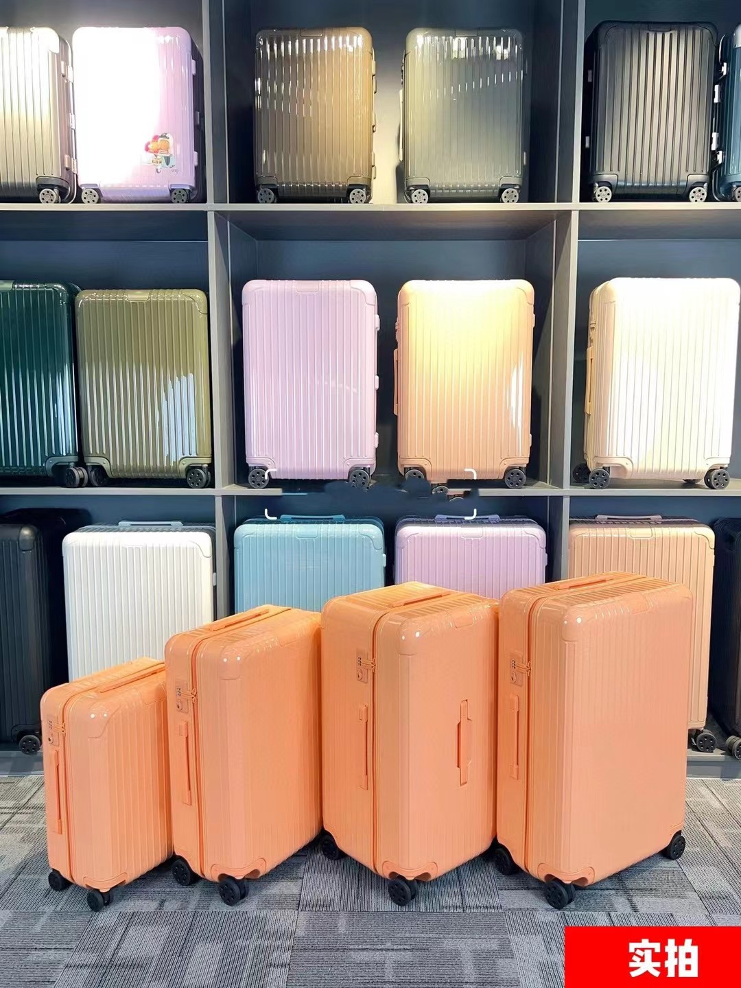 【ルイヴィトン】ミニトランク 小物収納ボックス 新色展開 限定カラー 上品な雰囲気 高級感のある逸品