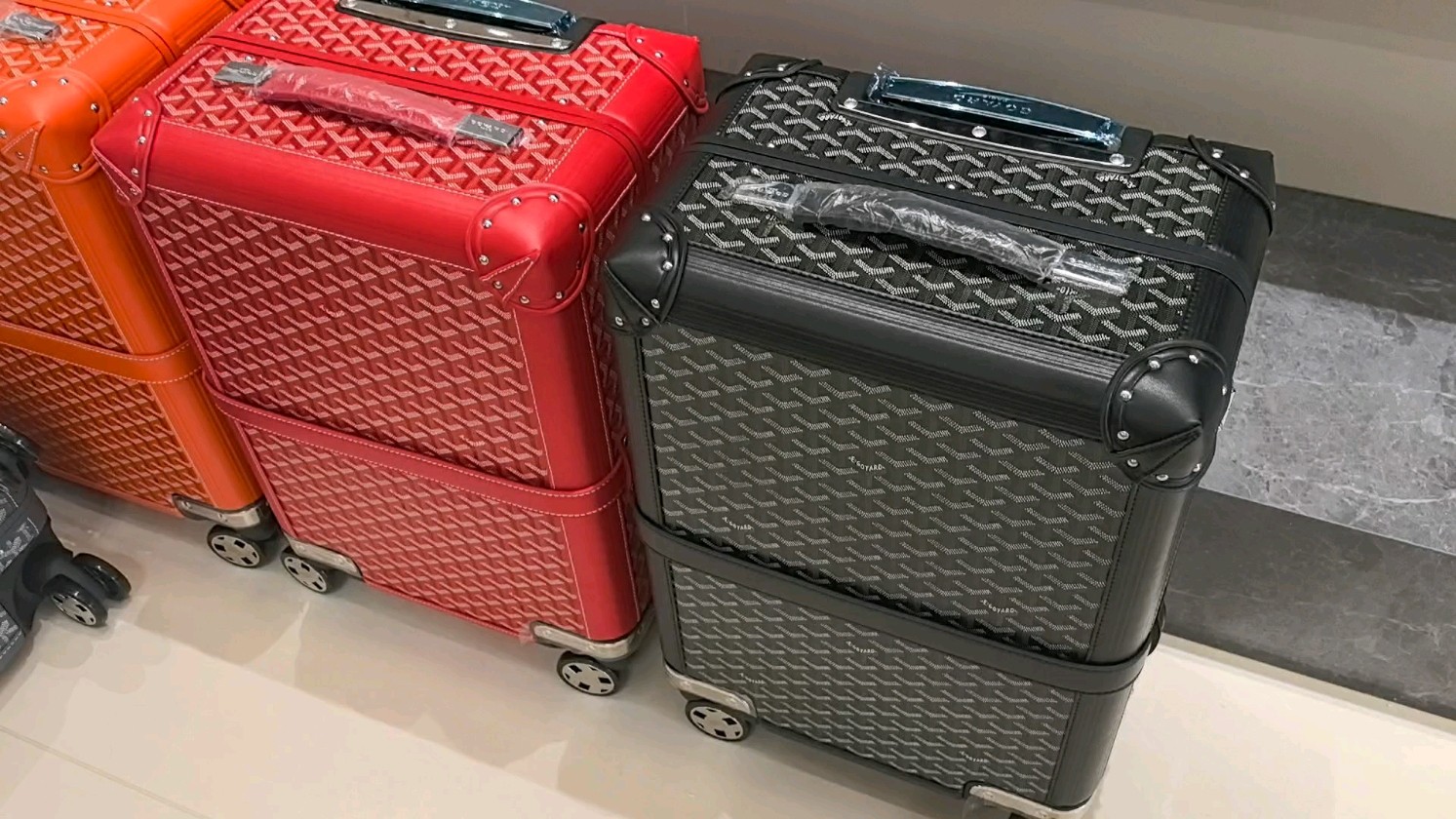 【ルイヴィトン】ミニトランク 小物収納ボックス モノグラム柄 上質な革製 高級感のある逸品