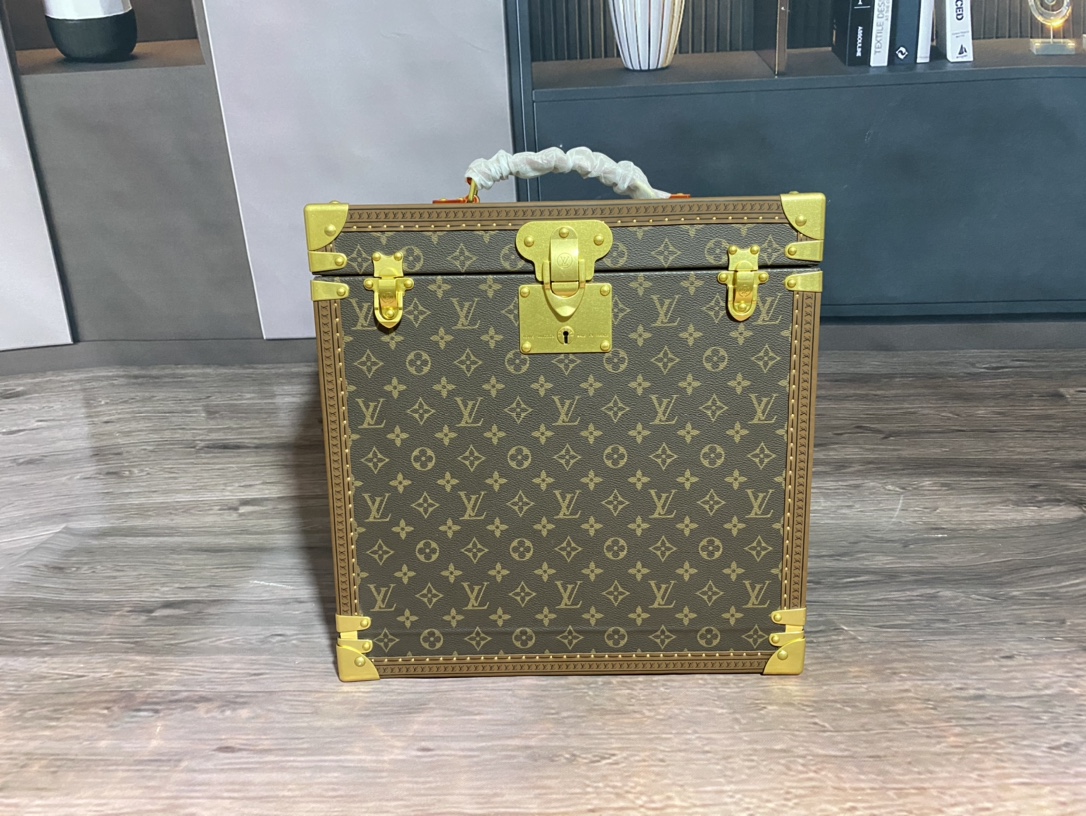 【ルイヴィトン】ジュエリートランク 小物収納ボックス モノグラム＆正赤 上質な仕上げ 高級感のある逸品