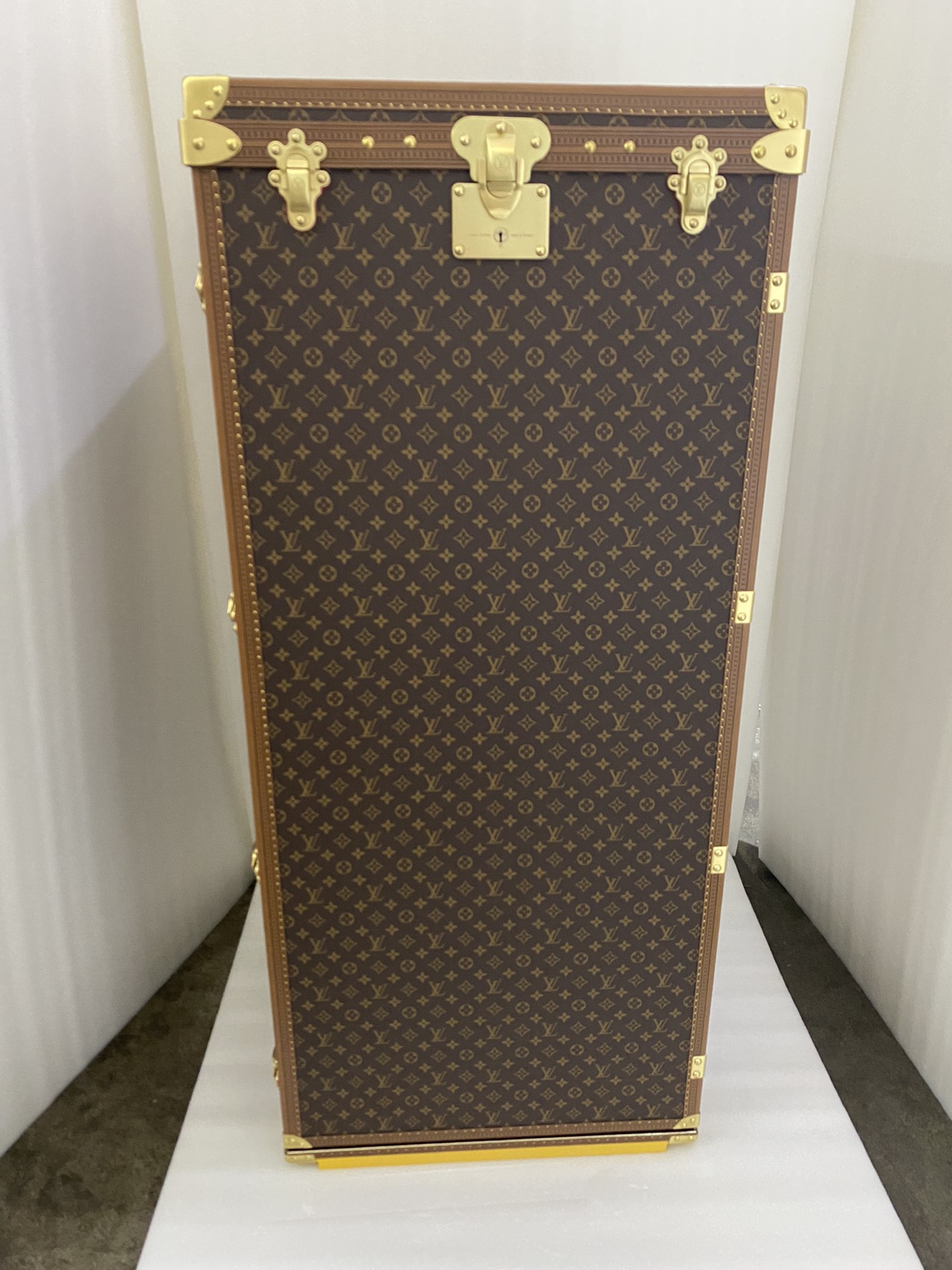 【ルイヴィトン】トランク型ジュエリーケース モノグラム老花＆ピンク 立体収納 上質な仕上げ 高級感のある逸品