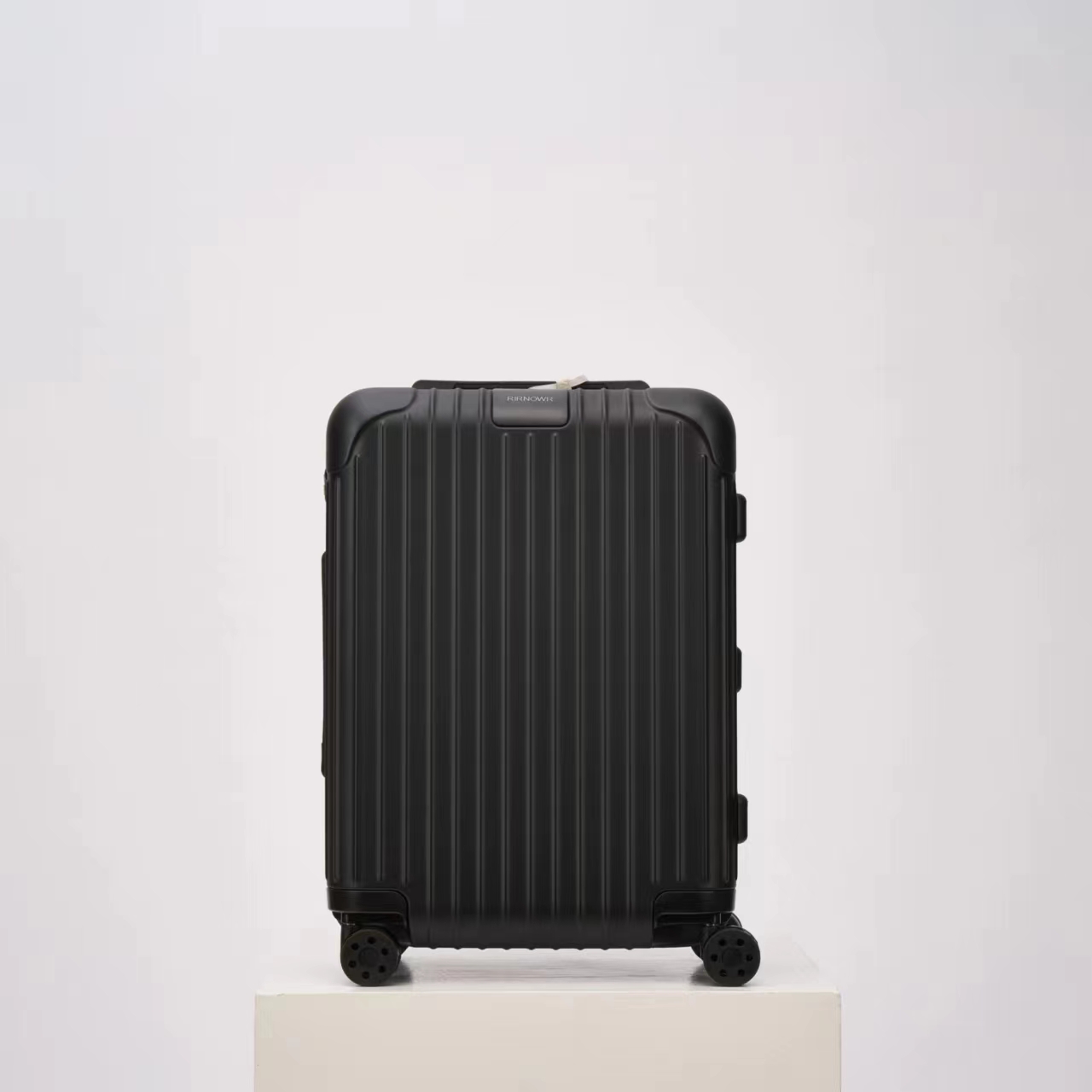【自主ブランド】トランク型収納ボックス 防暴ファスター＆キャスター付き 多色展開 高級感のある実用品