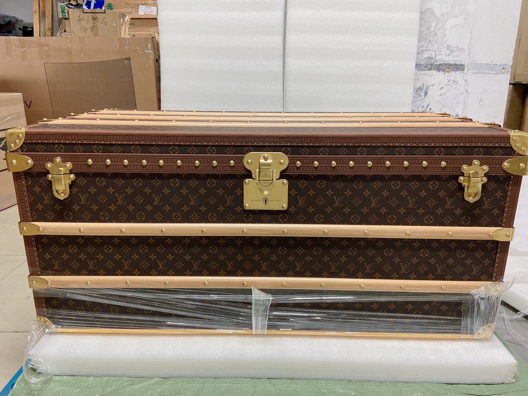 【ルイヴィトン】トランク型小物収納ボックス モノグラム柄 110×48×55cm 上質な仕上げ 高級感のある逸品