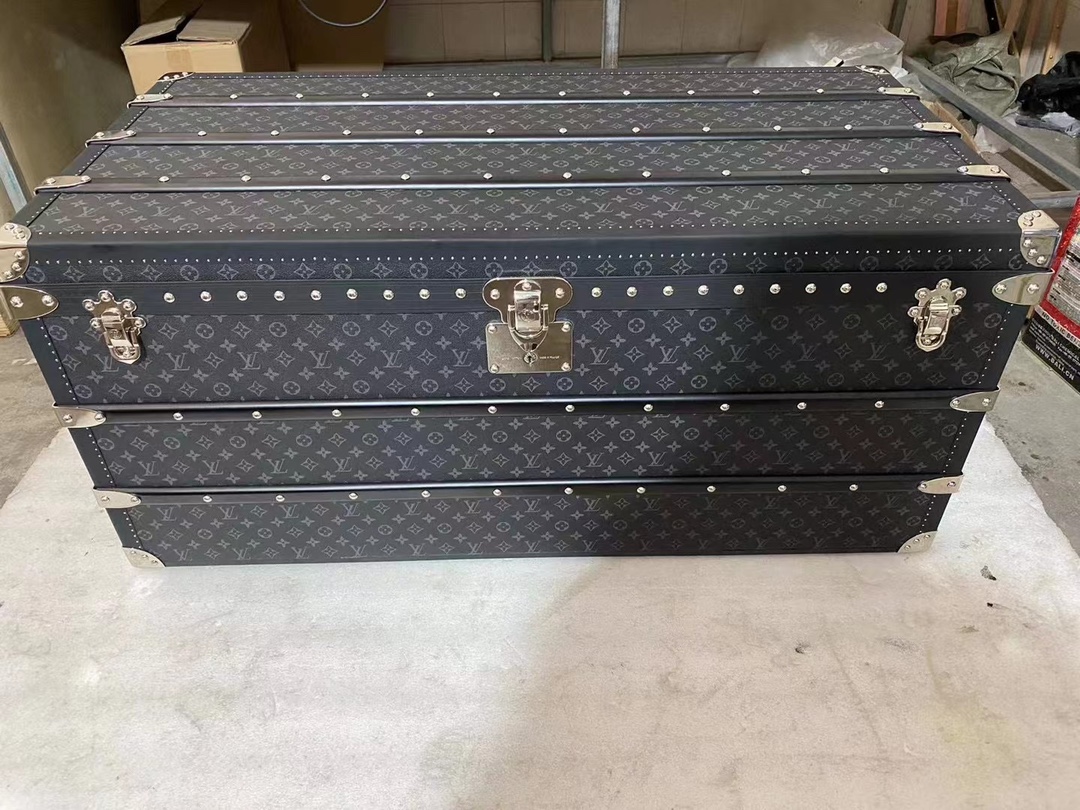 【ルイヴィトン】トランク型小物収納ボックス モノグラム柄 上質レザー 高級感のある逸品 ギフトに最適