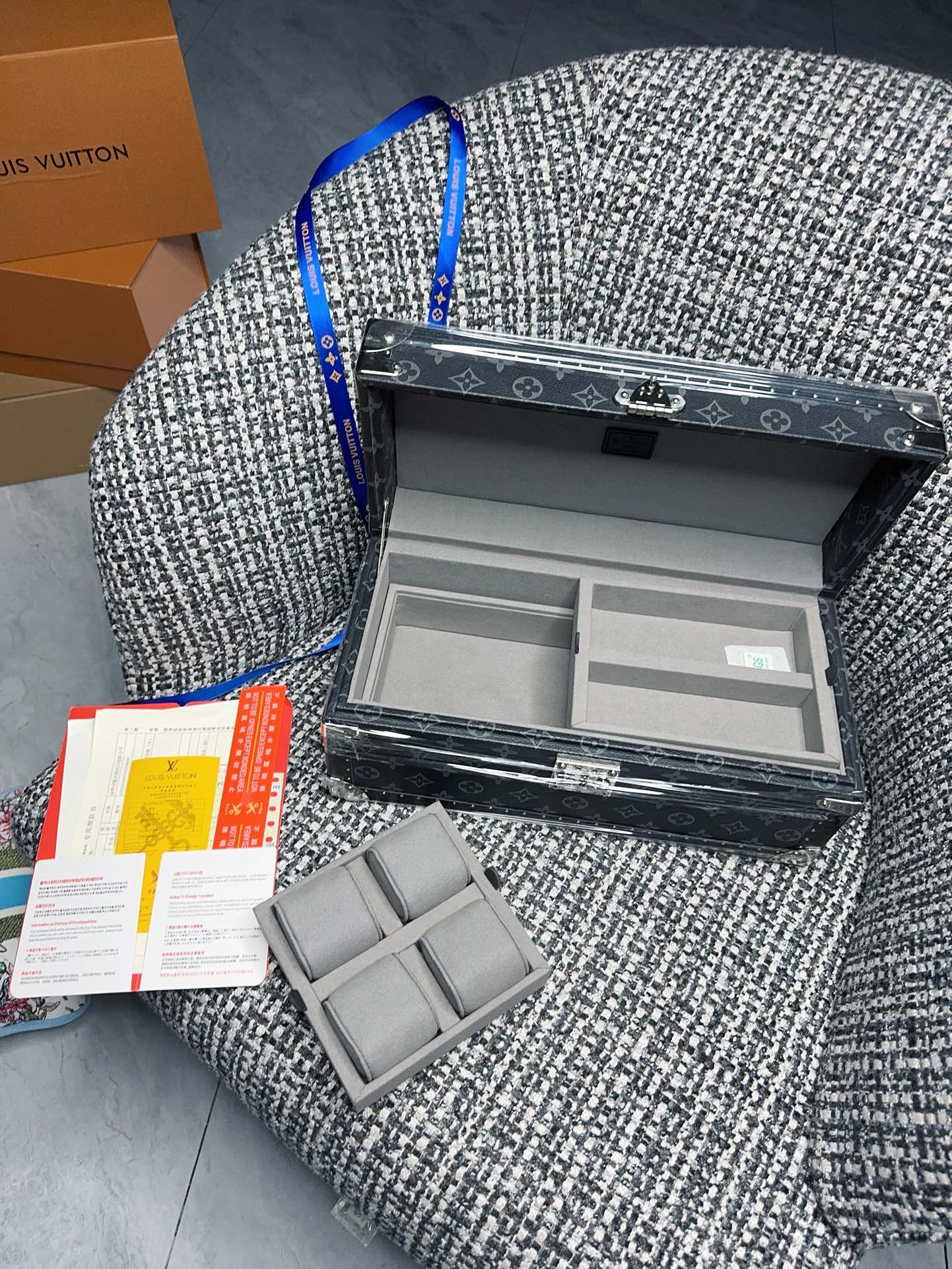 【ルイヴィトン】トランク型 アクセサリーボックス モノグラム帆布 多機能収納 高級感のある逸品 ギフトに最適 - 画像 4