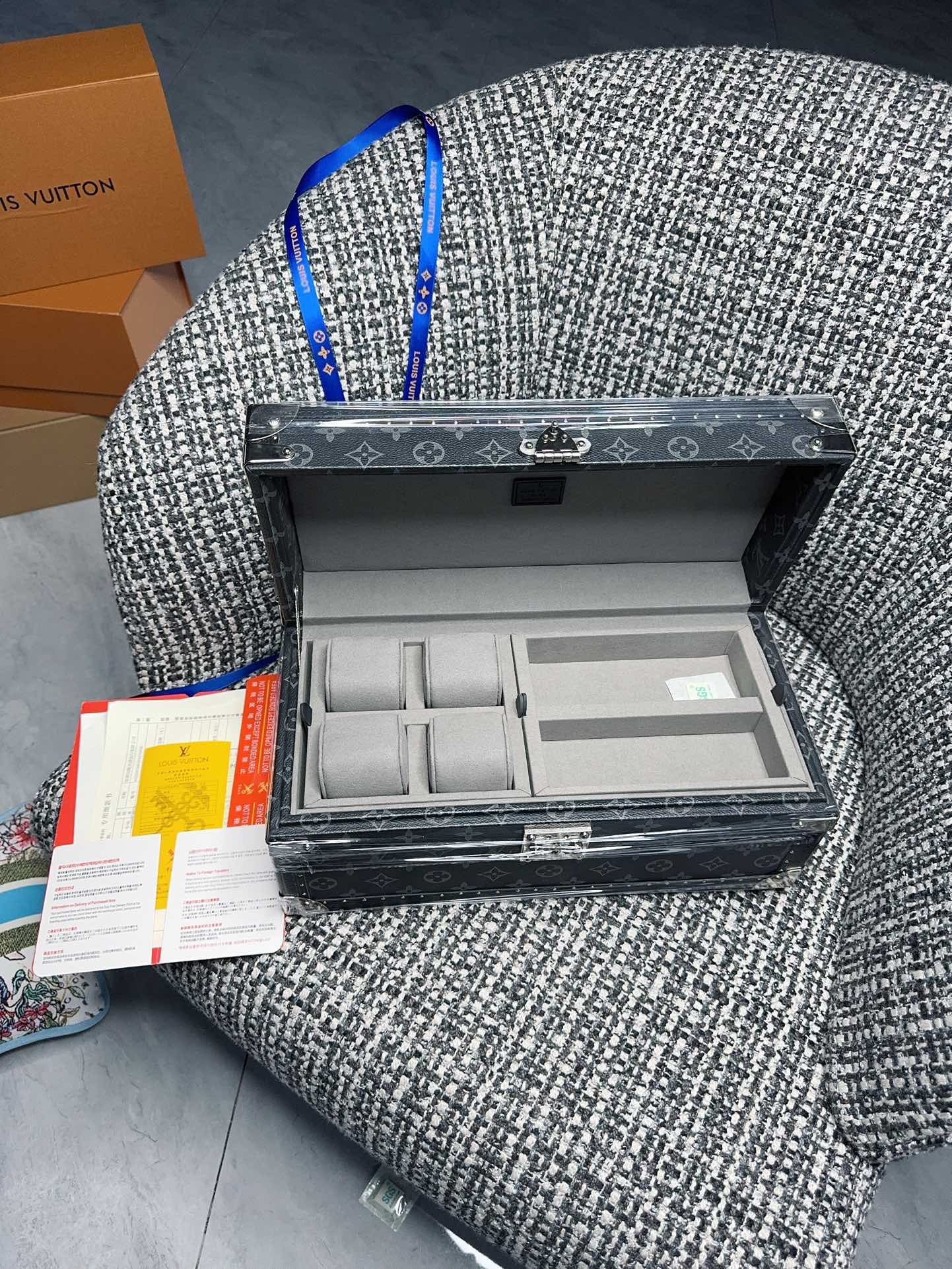 【ルイヴィトン】トランク型 アクセサリーボックス モノグラム帆布 多機能収納 高級感のある逸品 ギフトに最適 - 画像 5