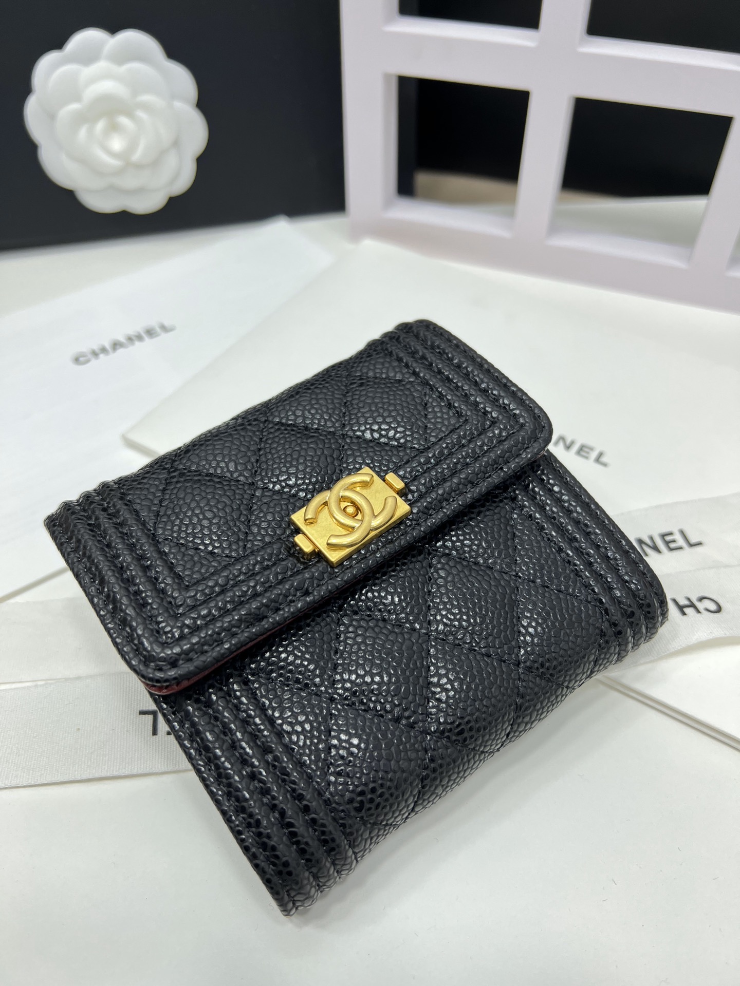 【シャネル】キャビアスキン 長財布 ココマーク金具 上品なブラックのレディースウォレット
