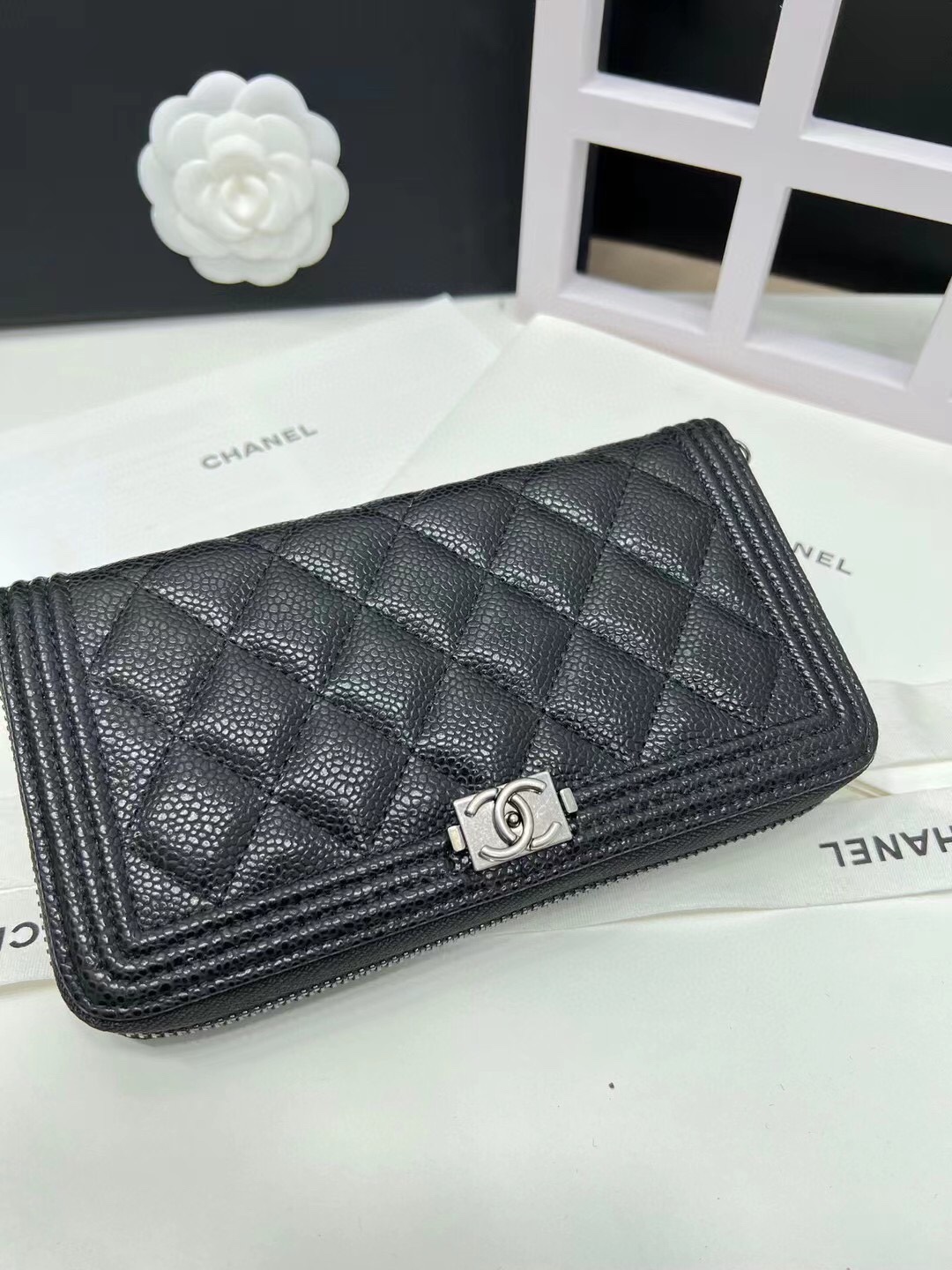 【シャネル】キャビアスキン ラウンドファスナー長財布 ココマーク金具 上品なブラックレザーのウォレット