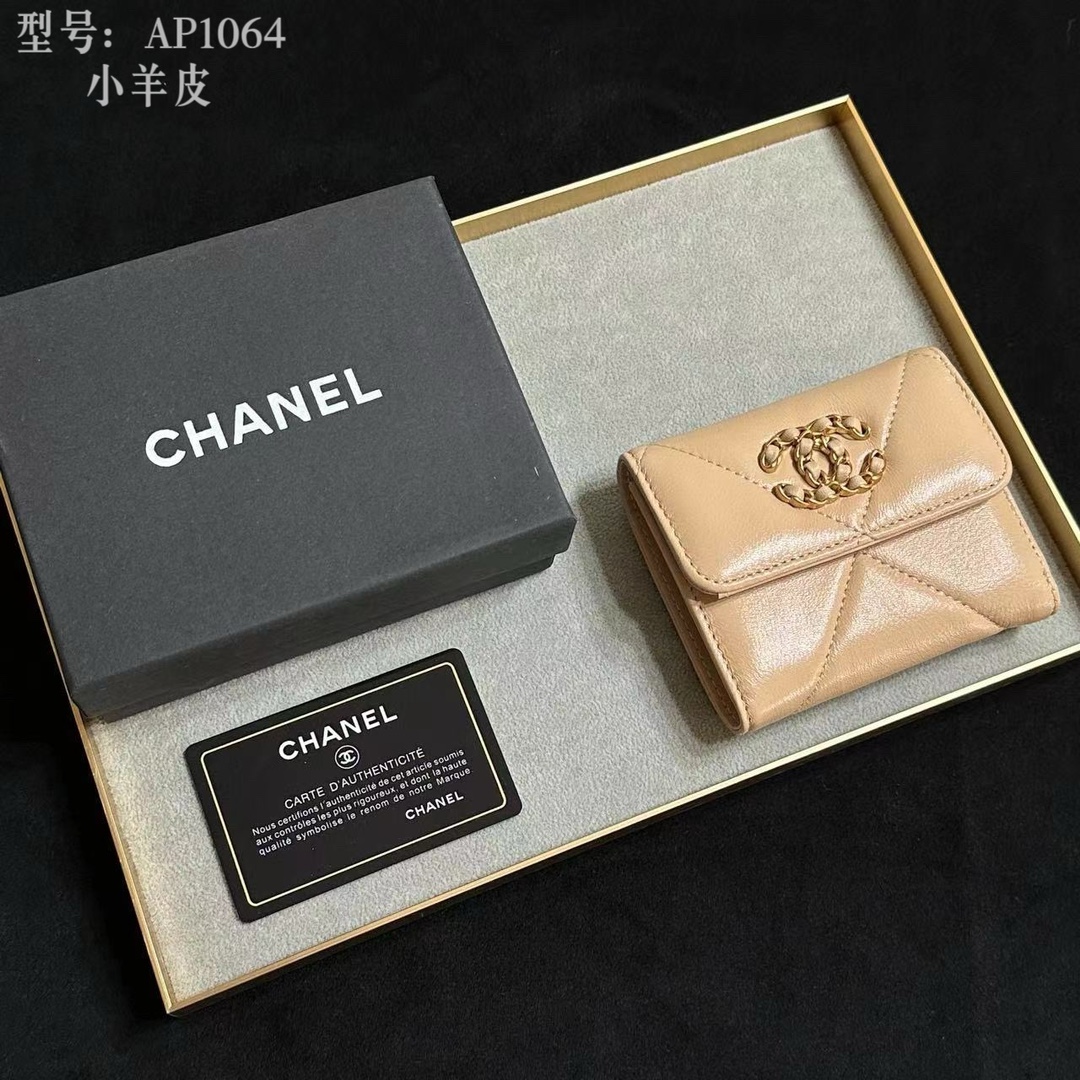 【シャネル】キャビアスキン 長財布 ココマーク金具 上品なブラックのレディースウォレット