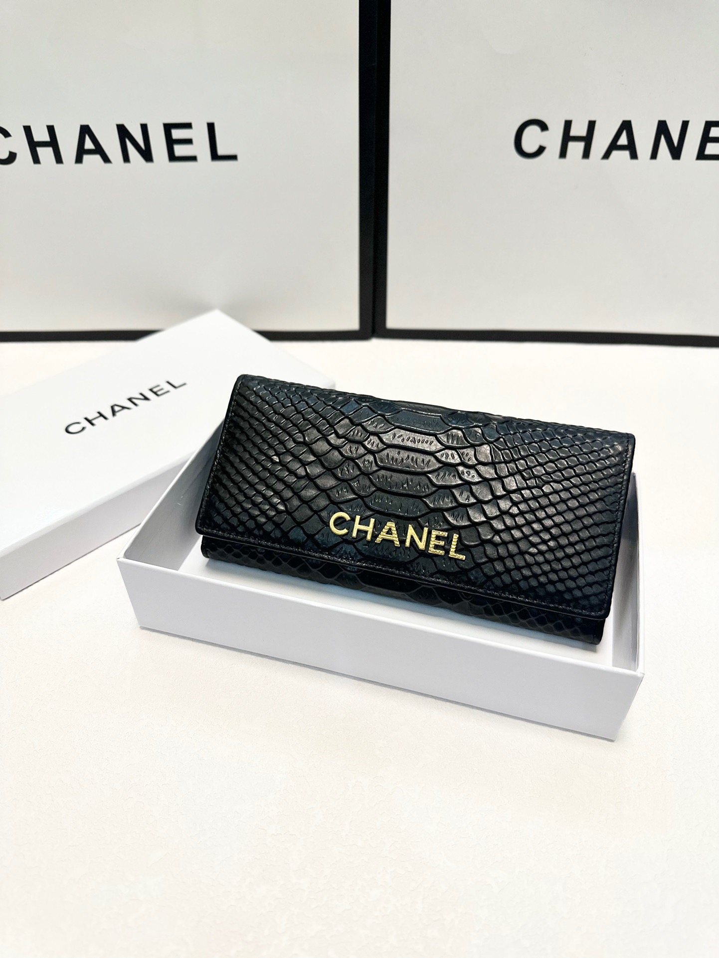 【シャネル】キャビアスキン 長財布 ココマーク金具 上品で高級感あふれるレディースウォレット