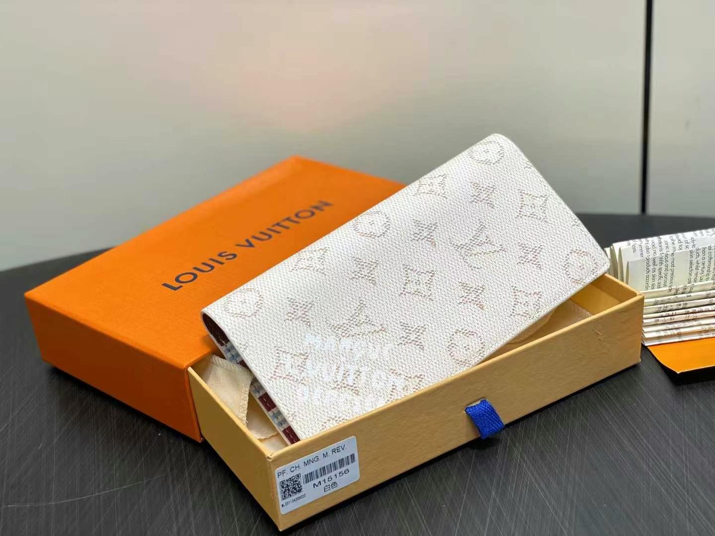 ルイヴィトン（LOUIS VUITTON） 長財布 モノグラム コインホルダー付き クラシックで上質な逸品