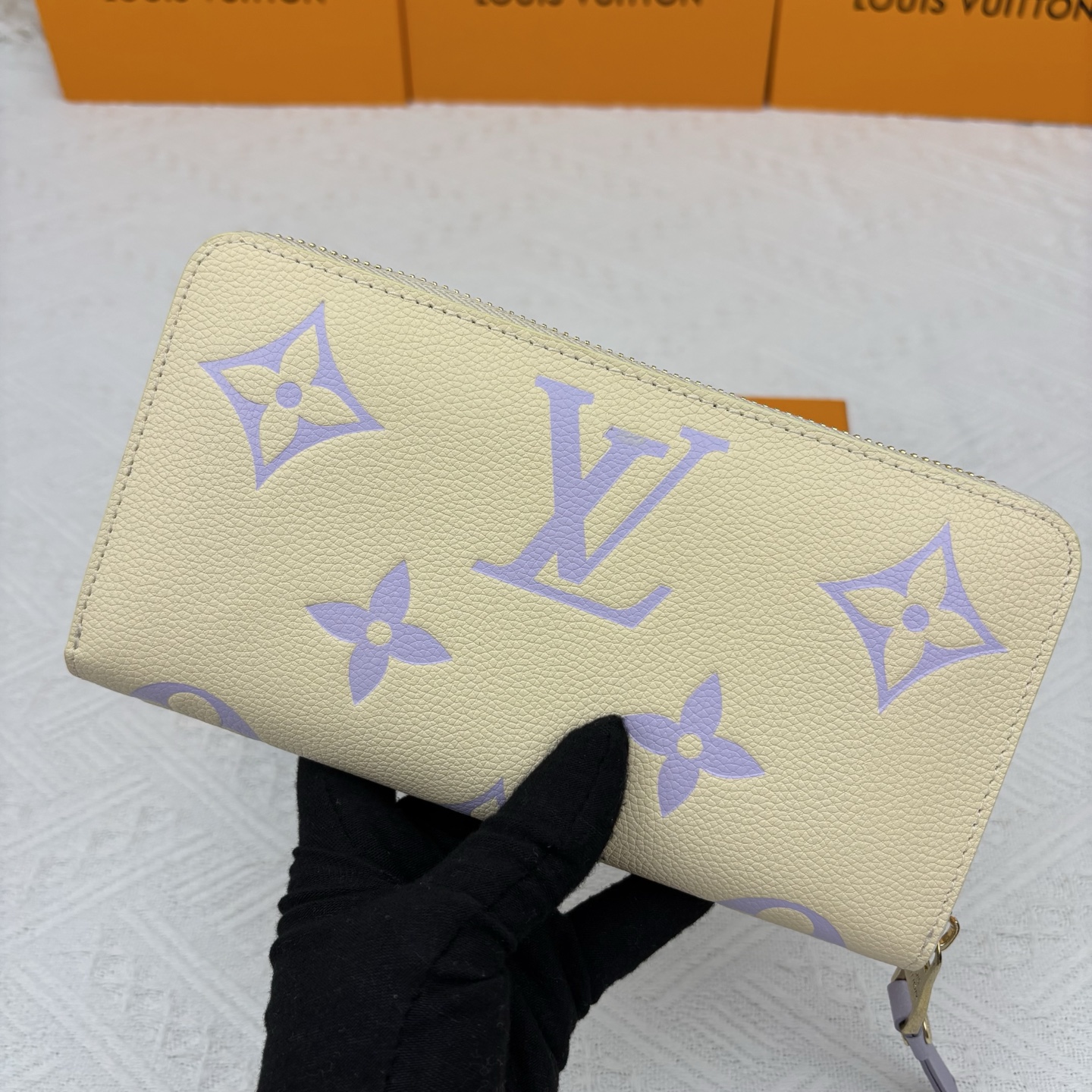 ルイヴィトン 長財布 モノグラム クラシックなデザイン 上質レザー 上品で高級感あふれる逸品です