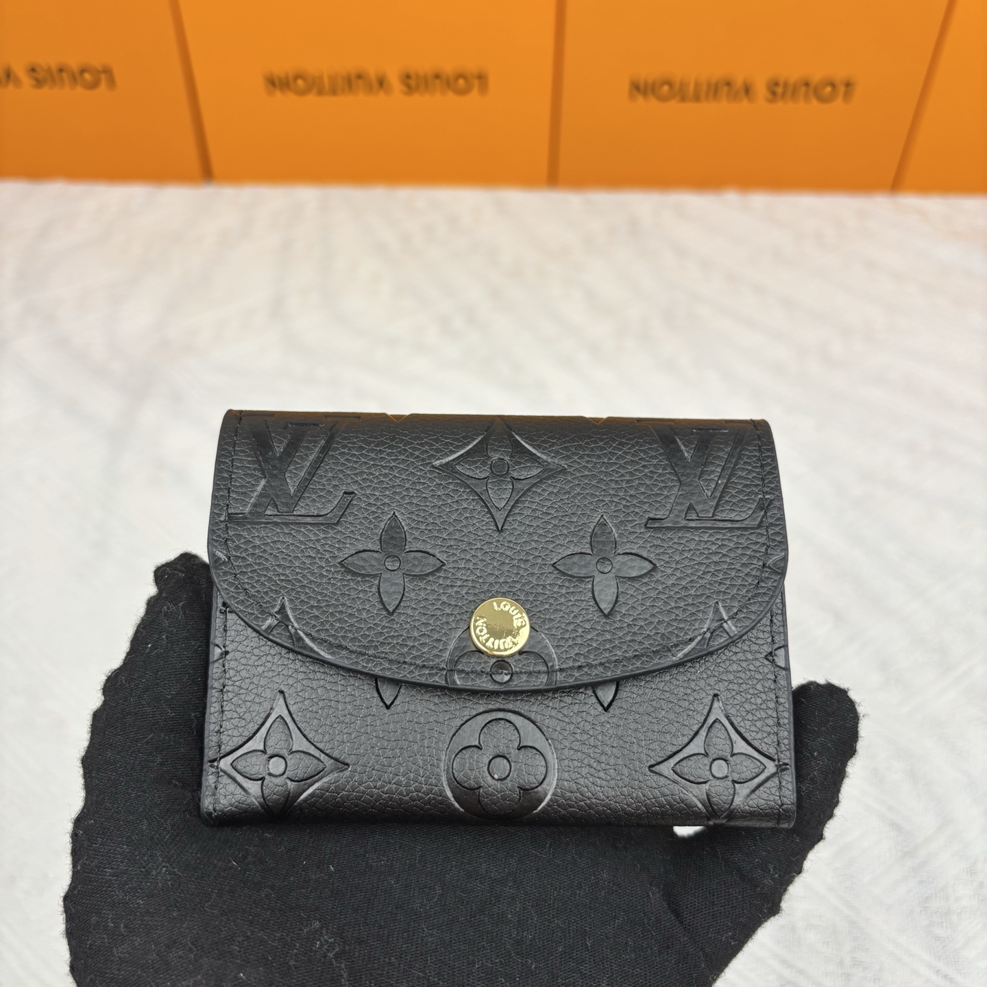 ルイヴィトン（LOUIS VUITTON） 長財布 モノグラム クラシックなデザイン 金具美品 上品で高級感あふれる逸品です