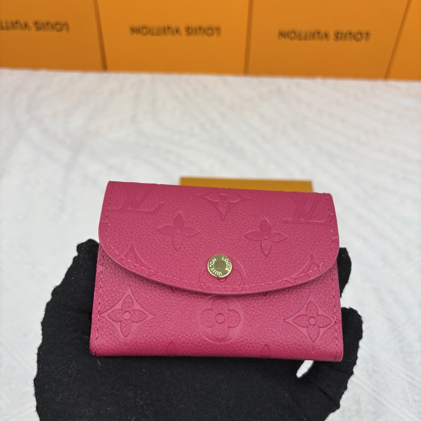 ルイヴィトン（LOUIS VUITTON） 長財布 モノグラム柄 クラシックなデザイン 金具が美しい 上品で高級感あふれる逸品です